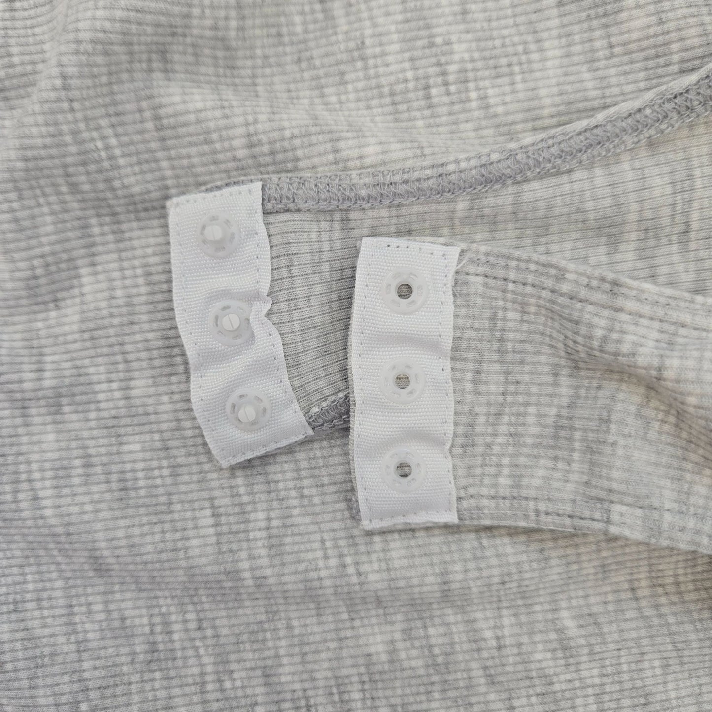 NWT WeWoreWhat Crewneck Henley Bodysuit in Heather Gray Size Small