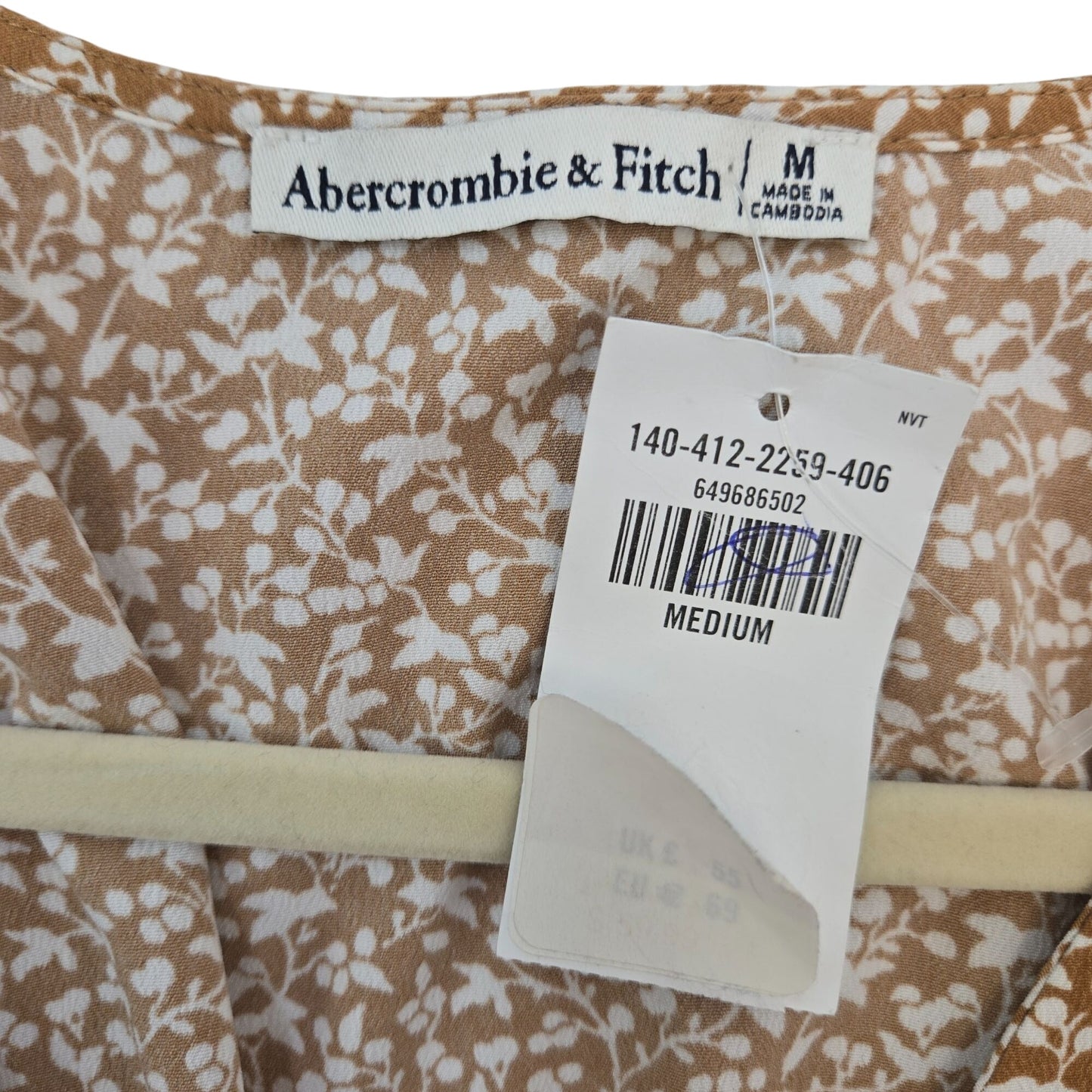 NWT Abercrombie & Fitch Floral Twist Front Top Size Medium