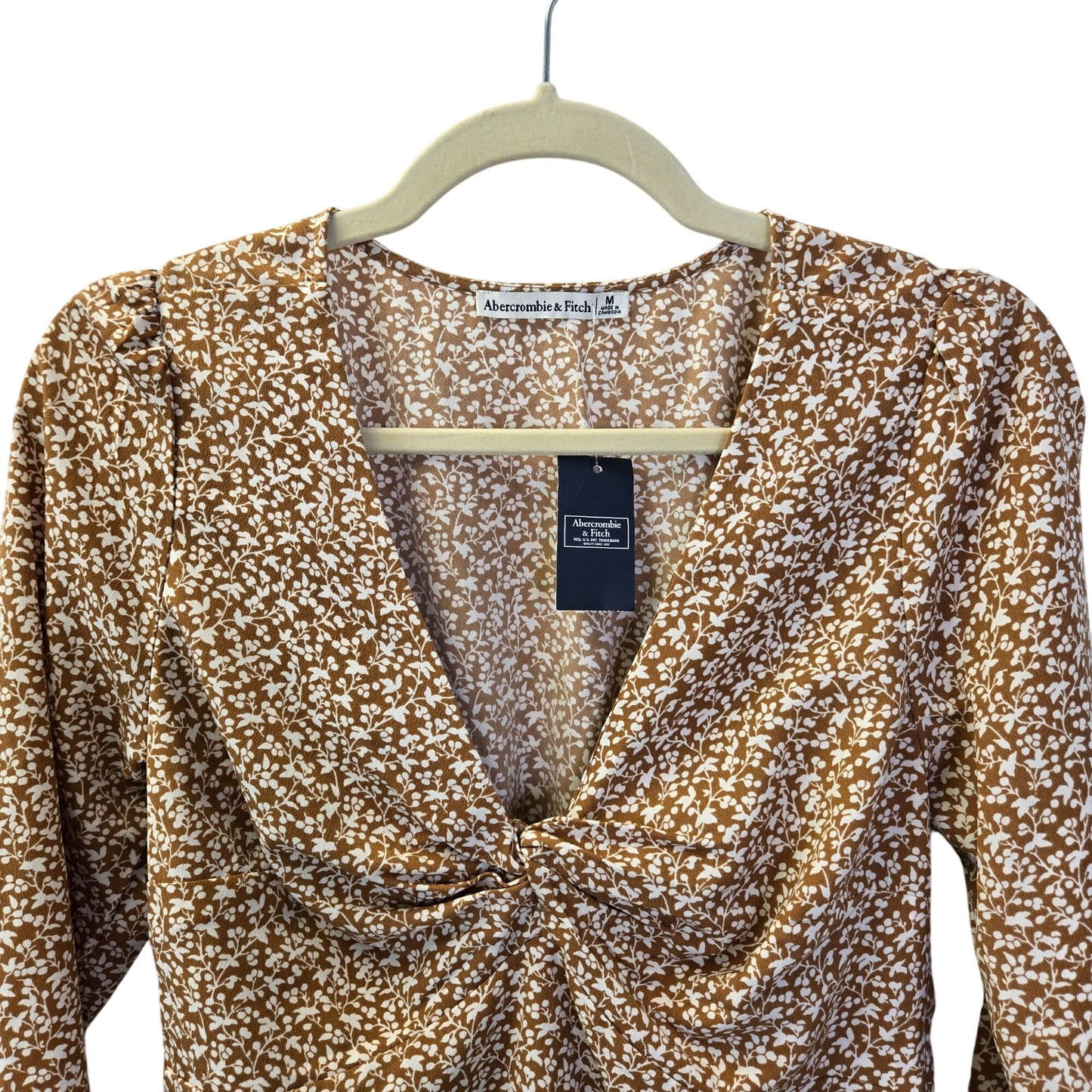 NWT Abercrombie & Fitch Floral Twist Front Top Size Medium