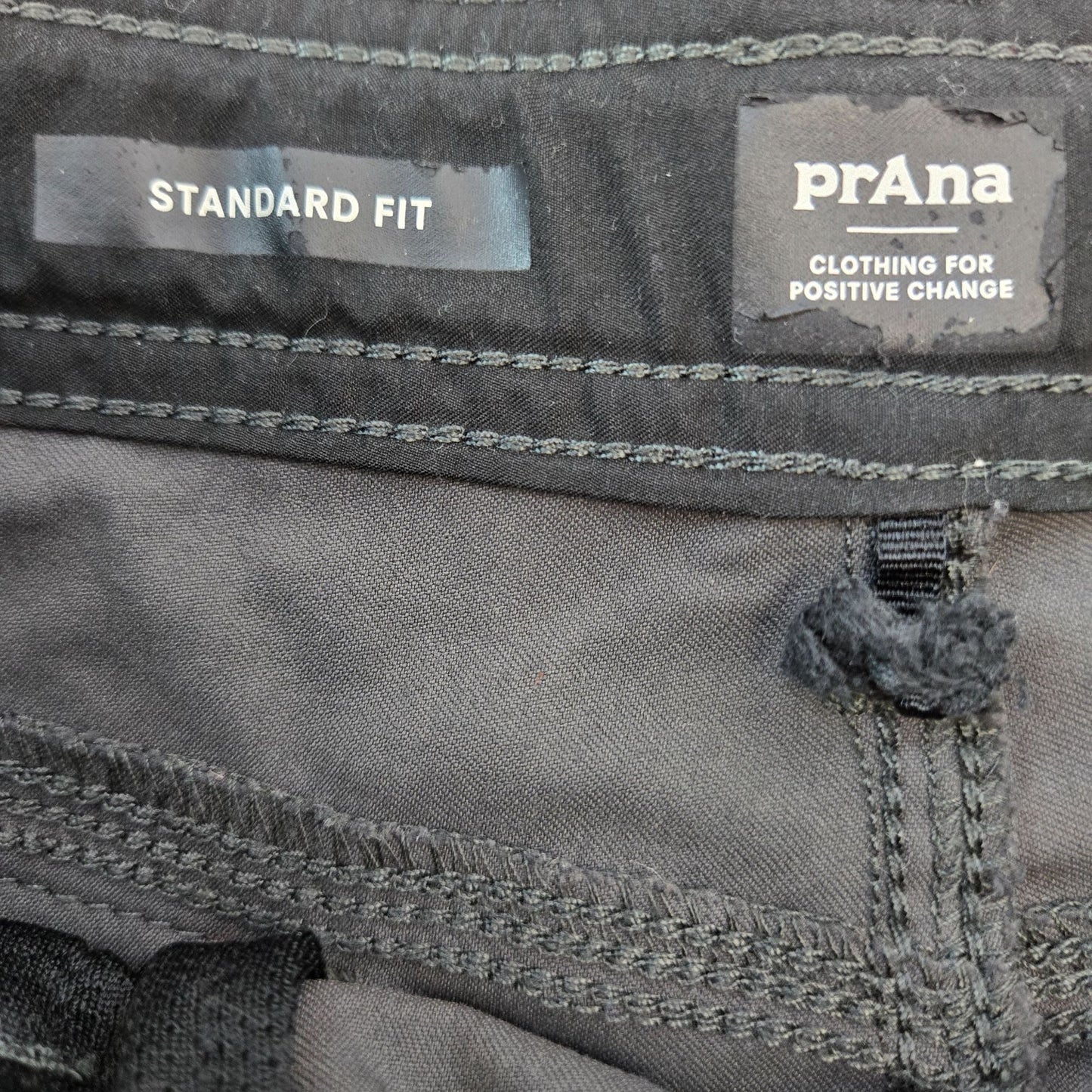 Prana Standard Fit 8" Cargo Activewear Shorts Size 32