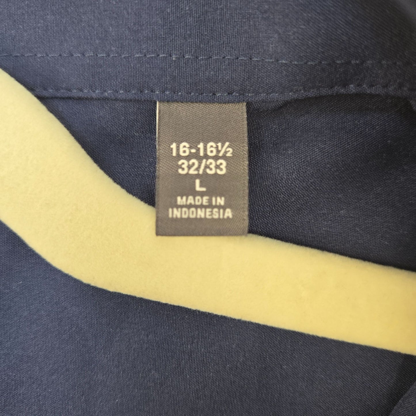 NWT Van Heusen Traveler Slim Fit Button Down Technical Shirt Size Large