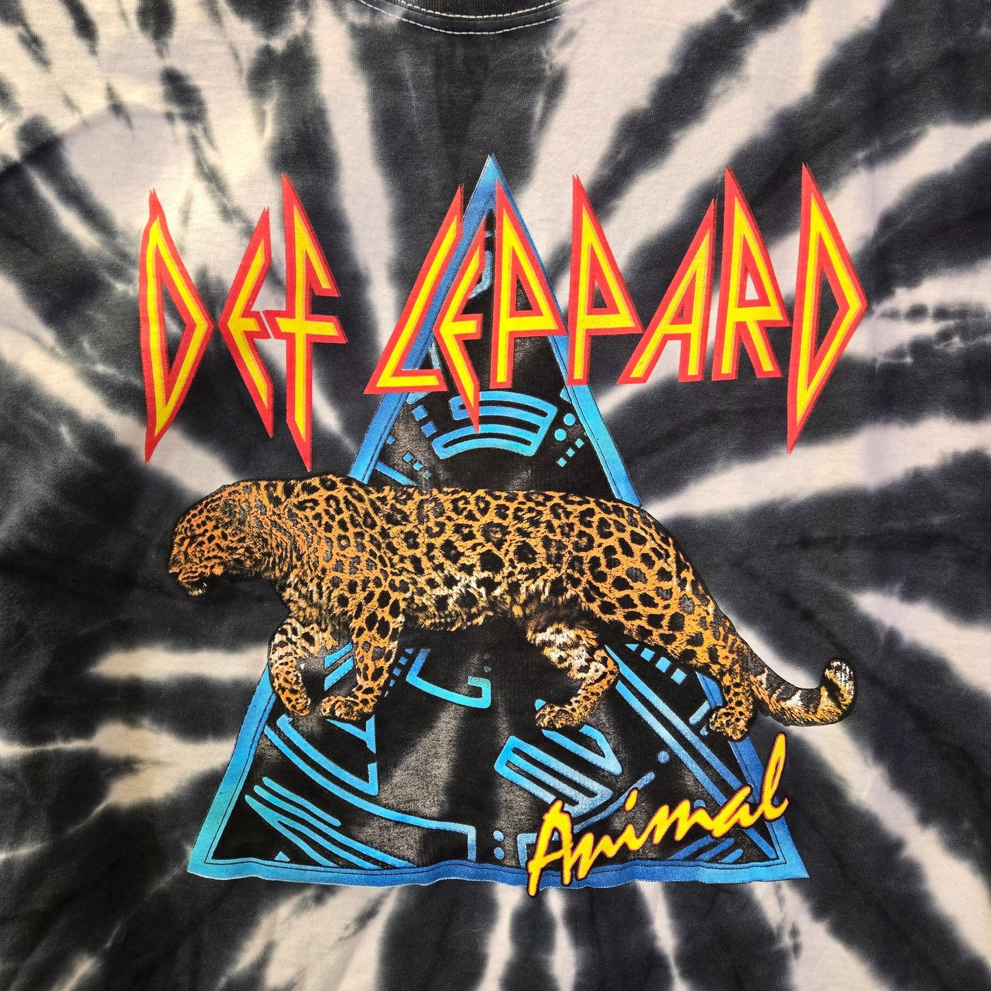 NWOT Def Leppard Licensed Animal Graphic Band Tee Size L