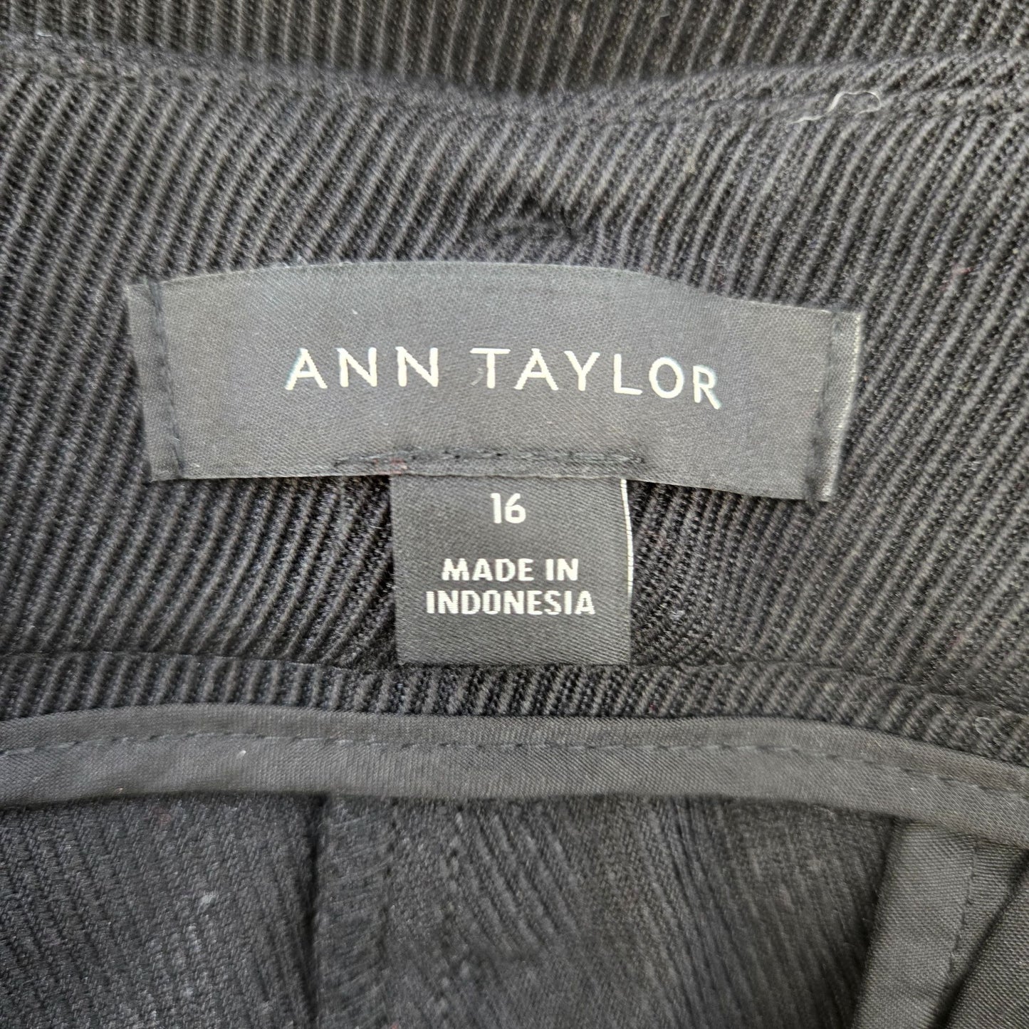 Ann Taylor Rib Texture Wide Leg Cropped Pants Size 16