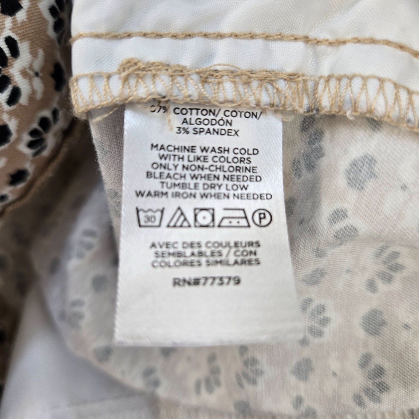 Ann Taylor Factory Fleur de Lis Print Chino Shorts Size 8