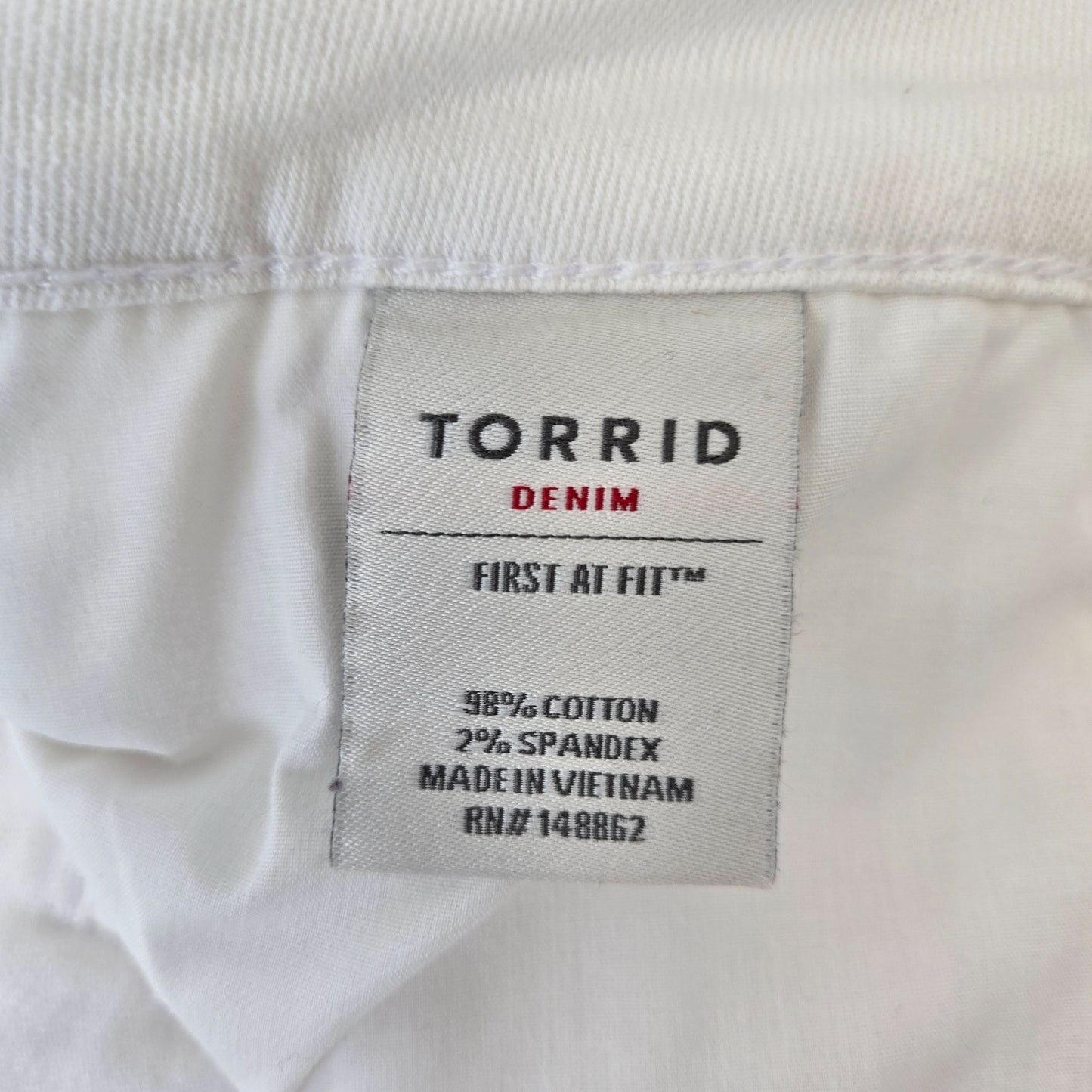 NWT Torrid Denim Mini Skirt in White Size 24