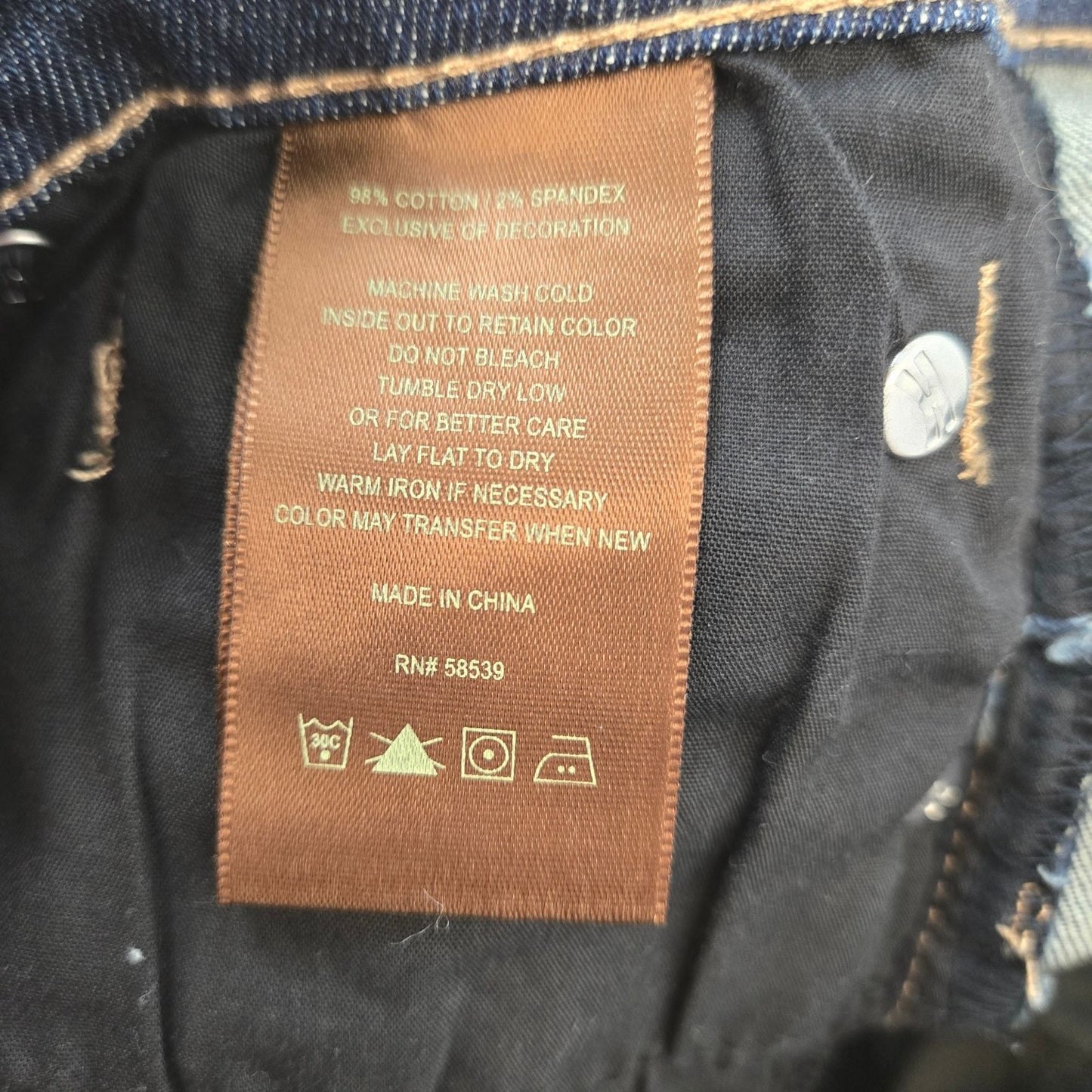 Kut from the Kloth Catherine Mid-Rise Boyfriend Jeans Size 6