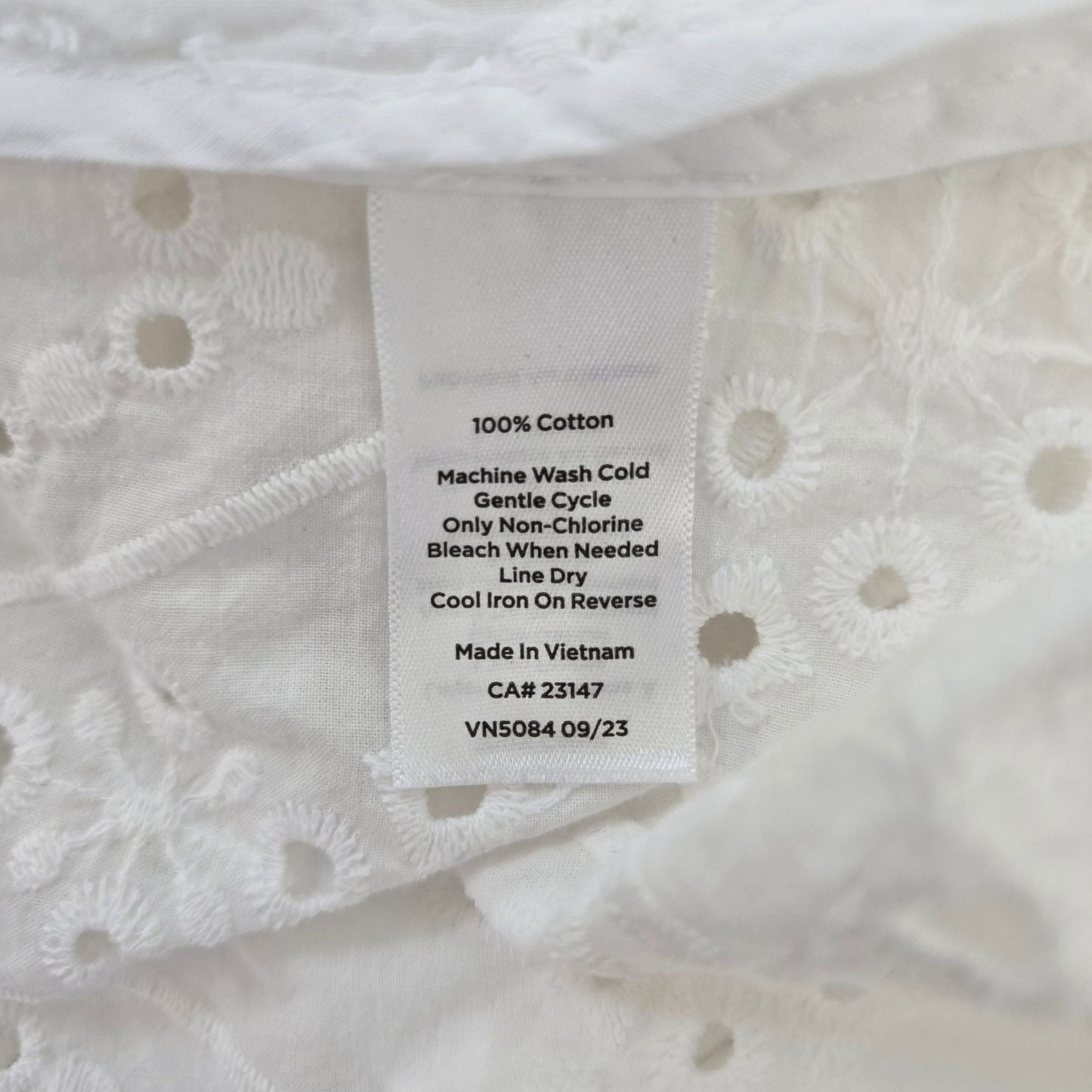 Talbots Petites Eyelet Button Down 3/4 Sleeve Shirt Size Large Petite