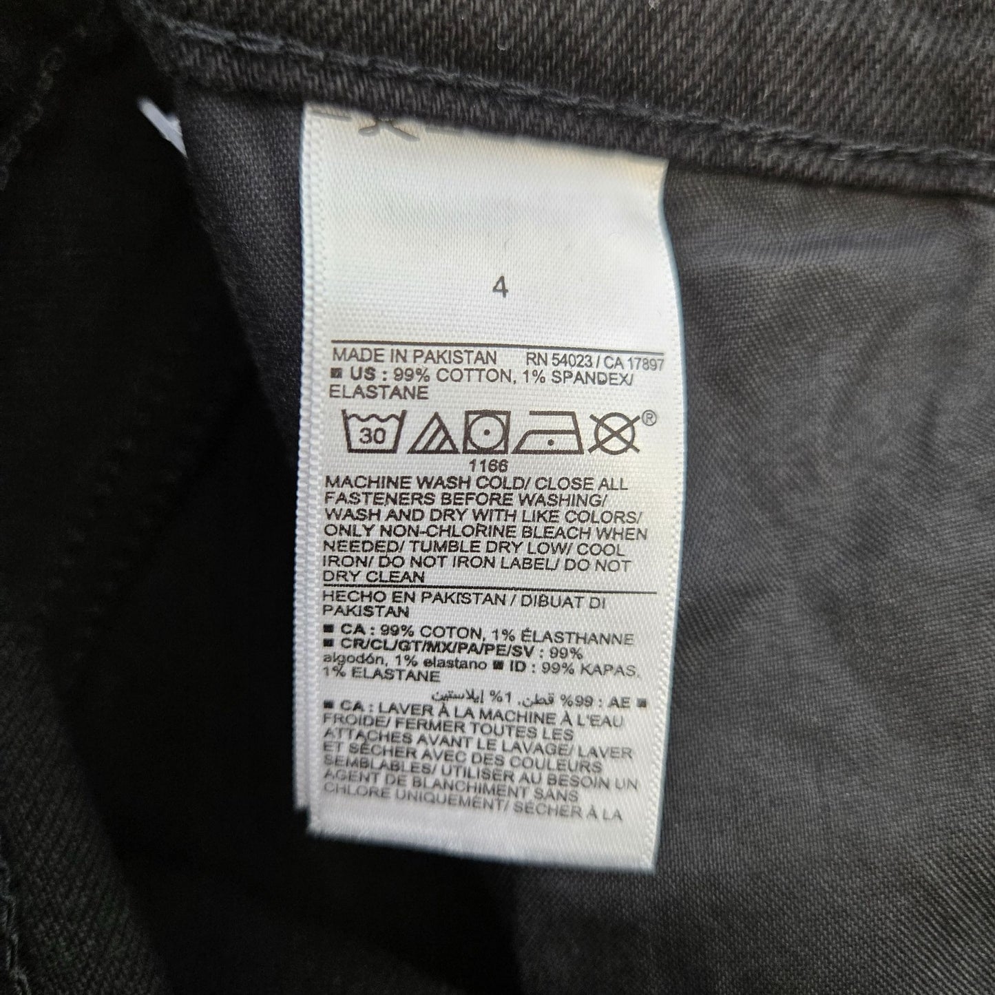 NWT Old Navy Extra High Rise Sky-Hi Straight Jeans Size 4