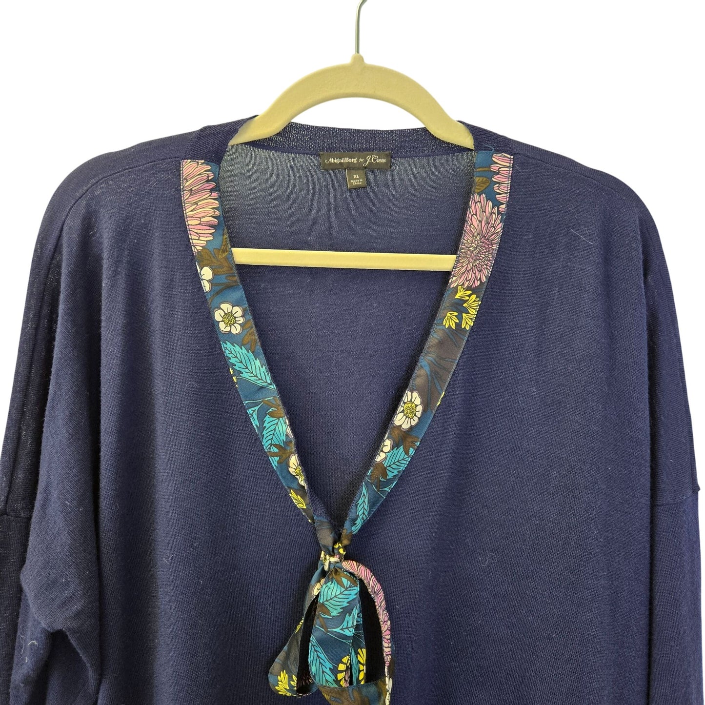 J. Crew x Abigail Borg 100% Merino Wool Floral Tie Accent V-Neck Sweater Size XL