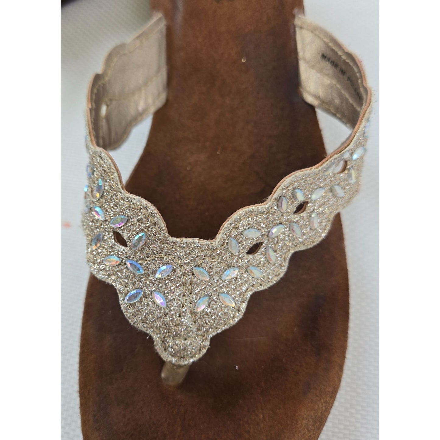Walking Comfort Wedge Scalloped and Beaded Thong Strap Sandals Size 40/US 9