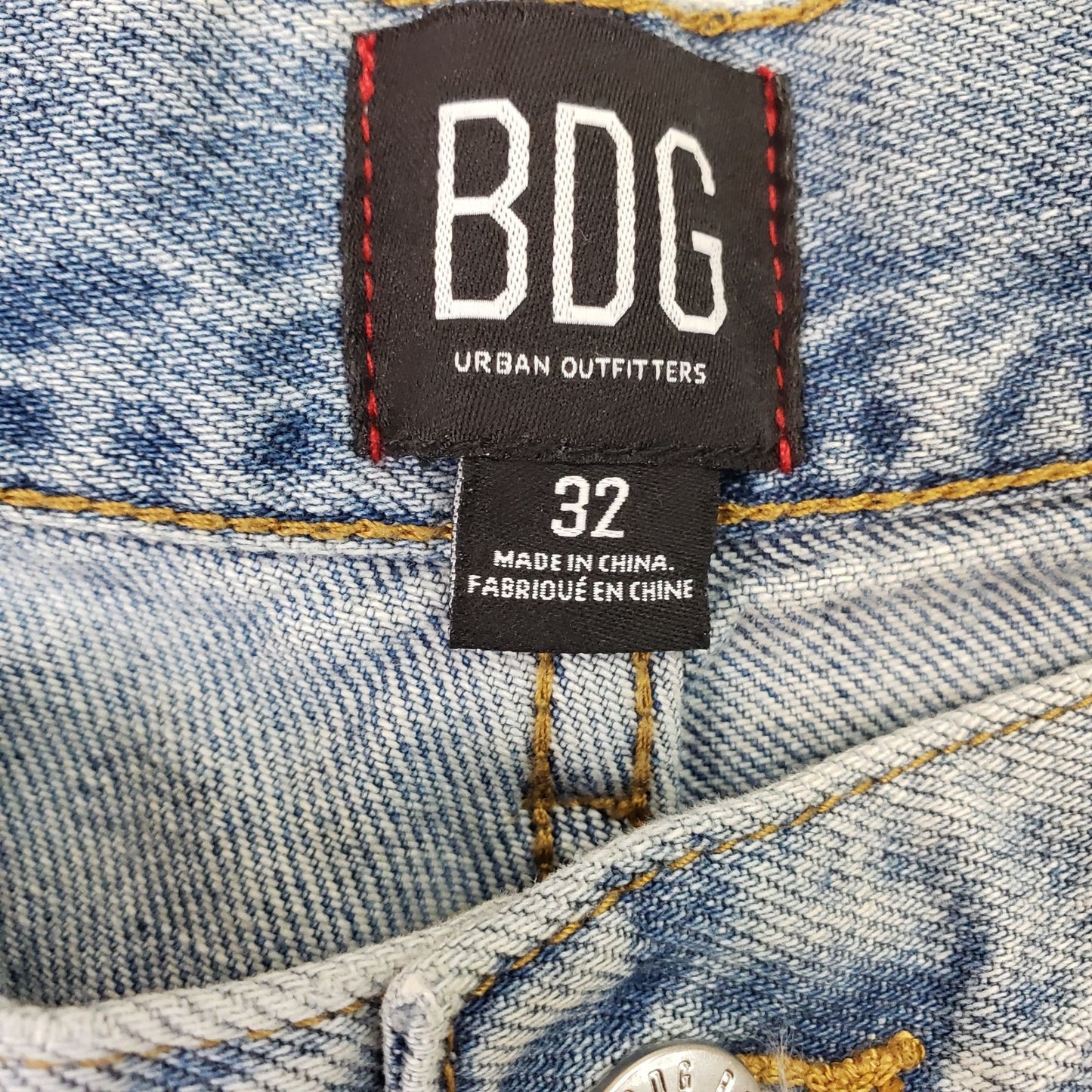 Urban Outfitters BDG Embroidered Wide Leg Raw Hem Jeans Size 32