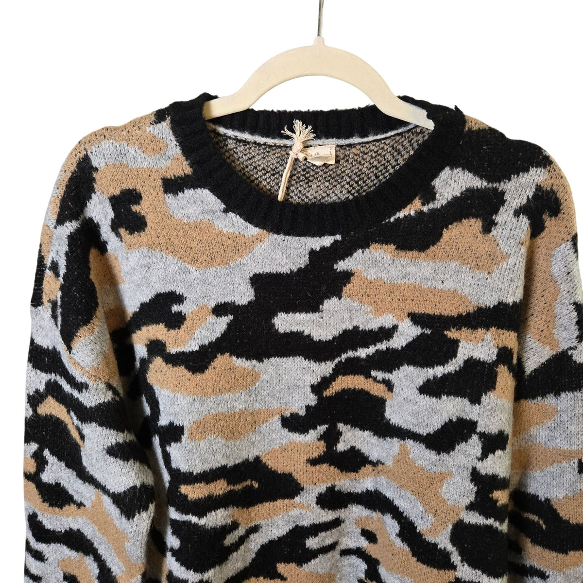 NWT Hem & Thread Camouflage Crewneck Boxy Sweater Size M/L