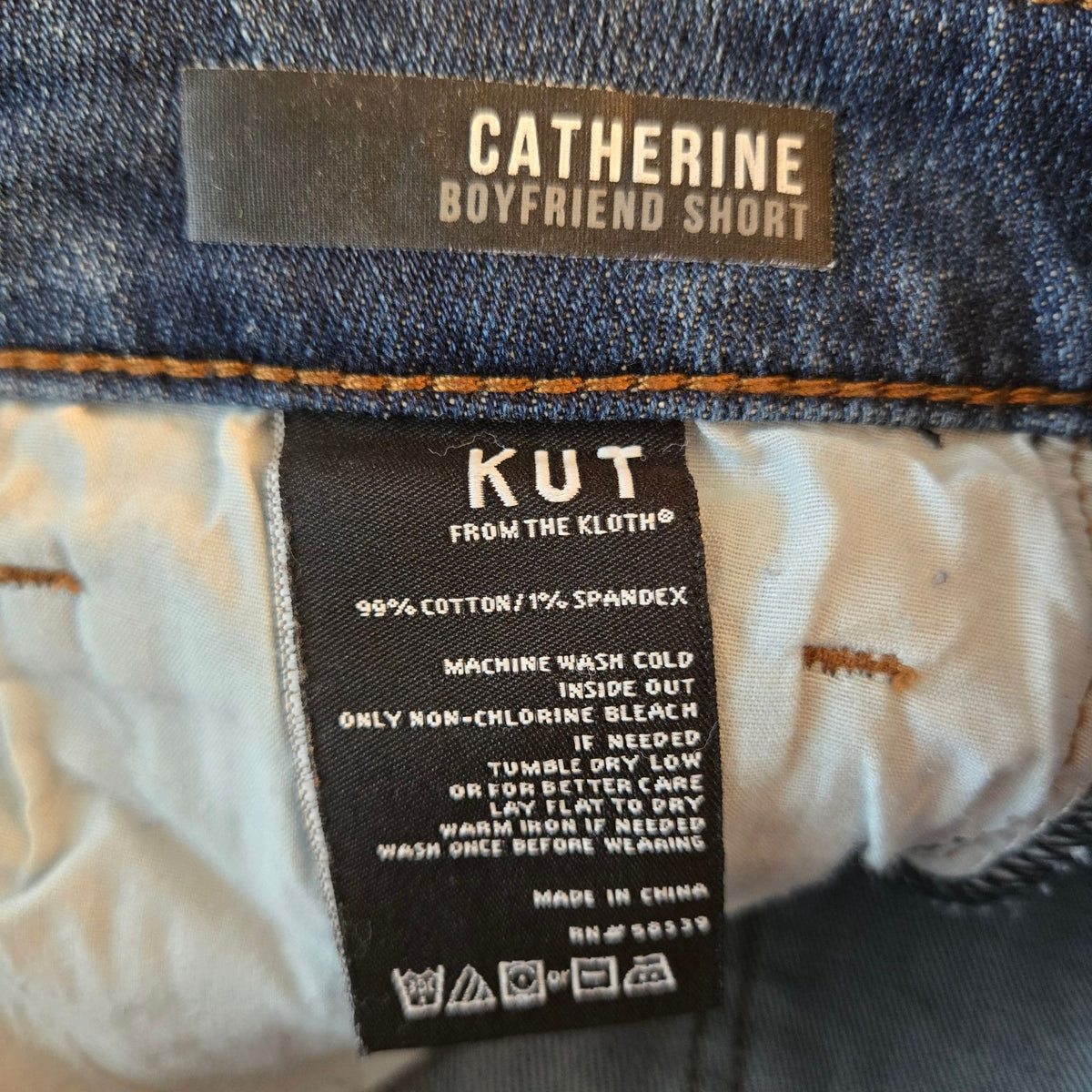 Kut from the Kloth Catherine Boyfriend Cuffed Jean Shorts Size 6
