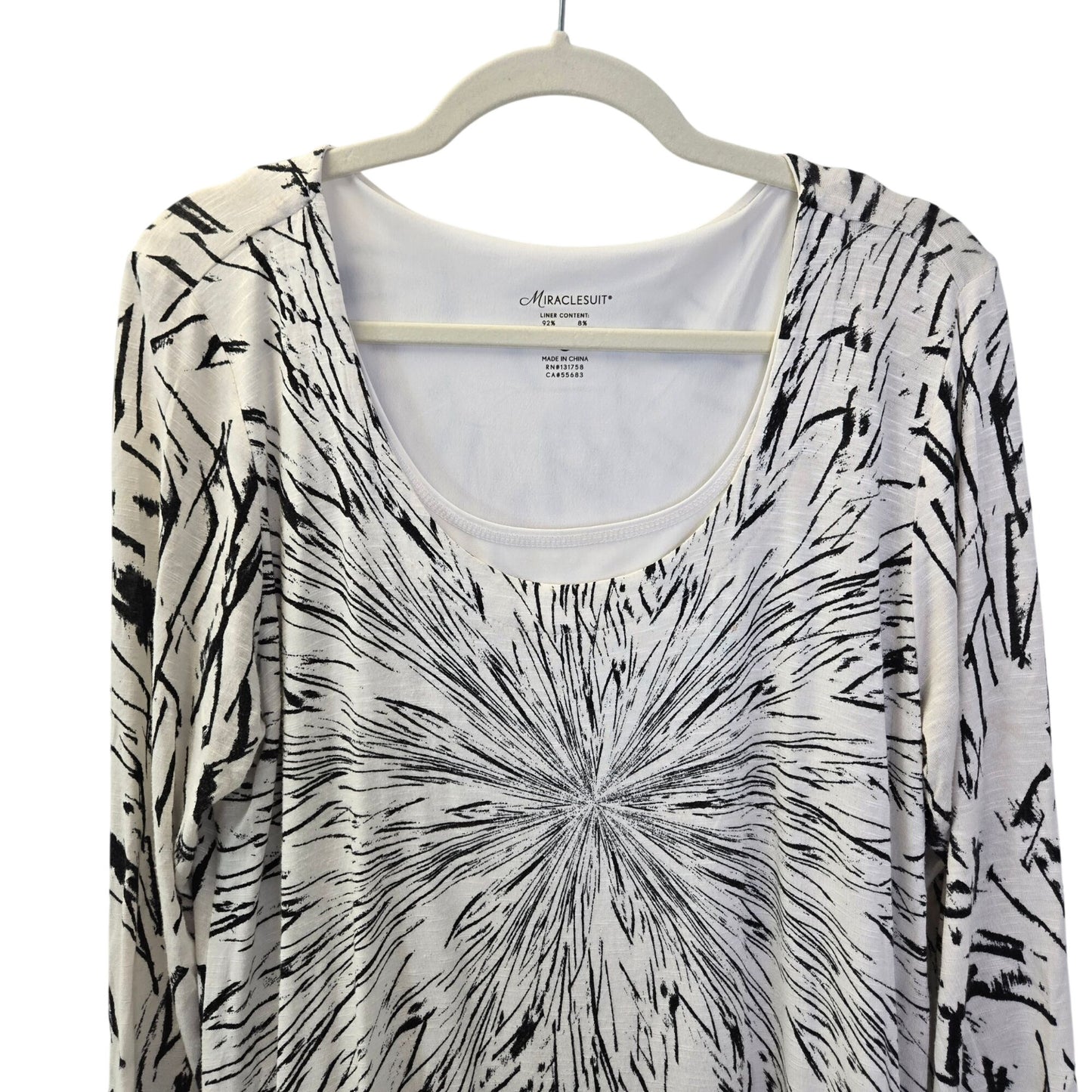 Miraclesuit Everyday Shapewear Graphic Print Scoop Neck Top Size Large