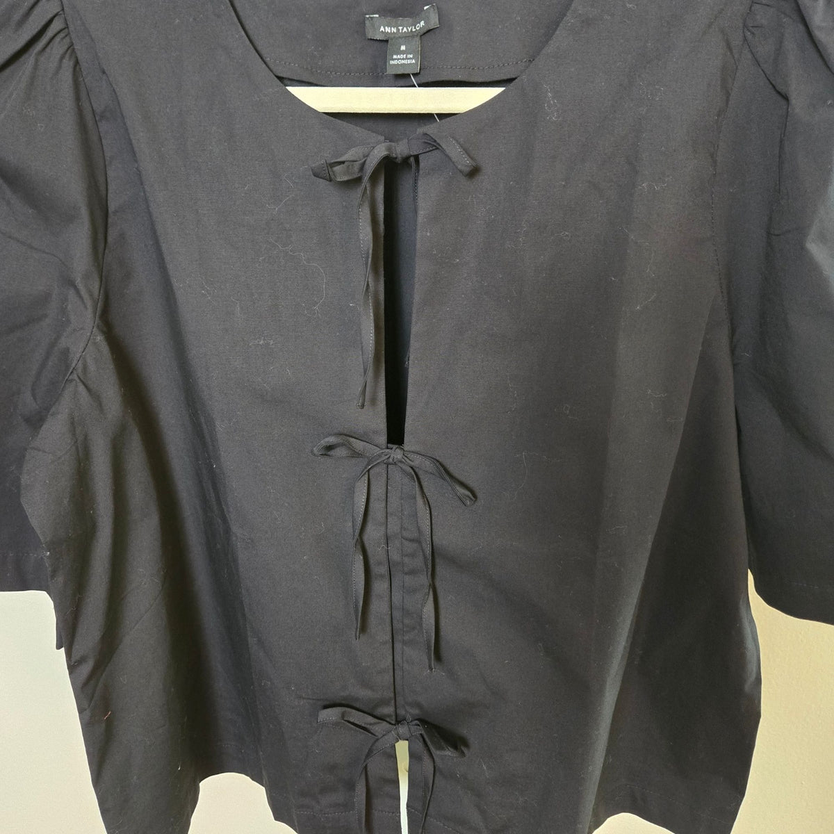 NWT Ann Taylor Three Tie Puff Sleeve Slightly Cropped Top Size Medium