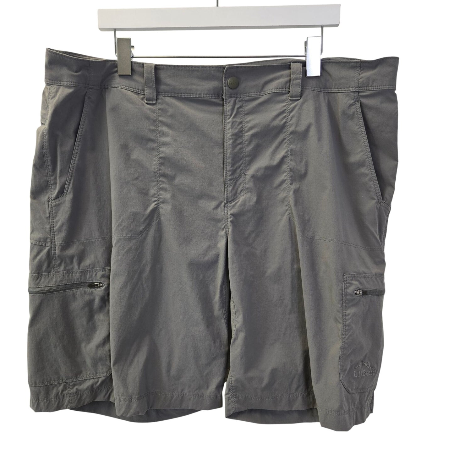 L.L. Bean Activewear Cargo Shorts Size 40