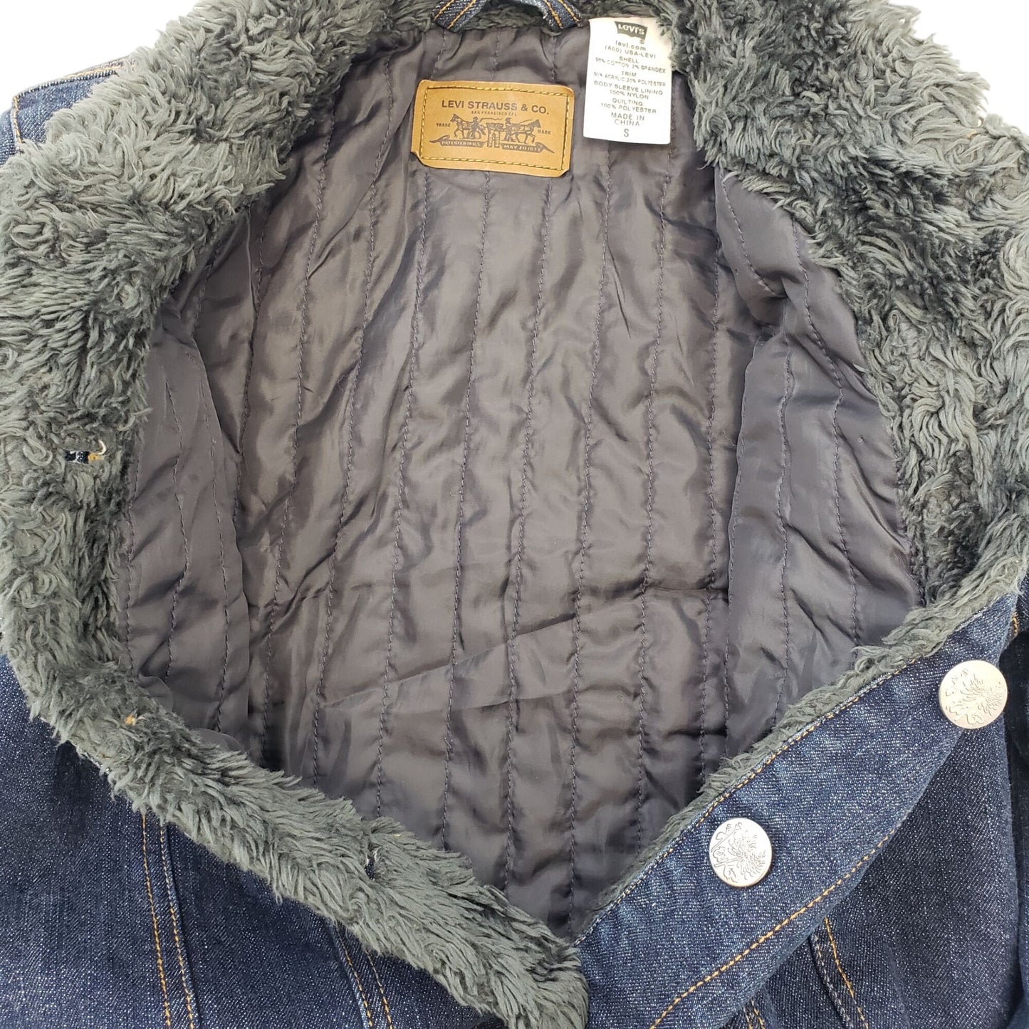 Levi's Quilted Lined Faux Fur Collar Denim Jacket Size Small