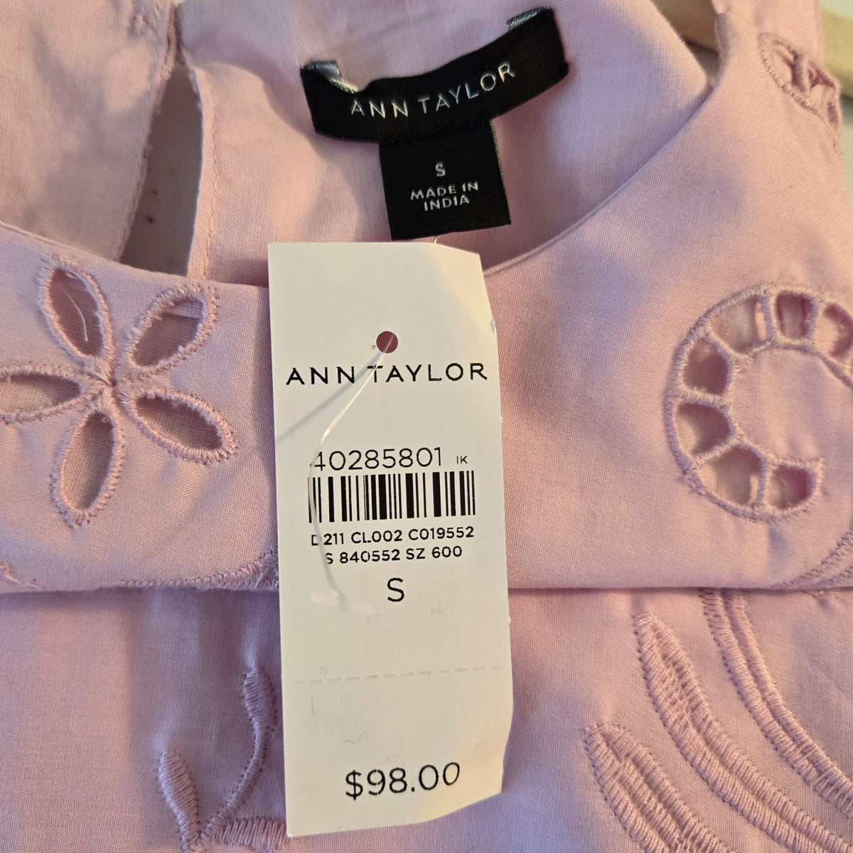 NWT Ann Taylor 100% Cotton Halter Neck Eyelet Tank Top in Pink Corsage Size Small
