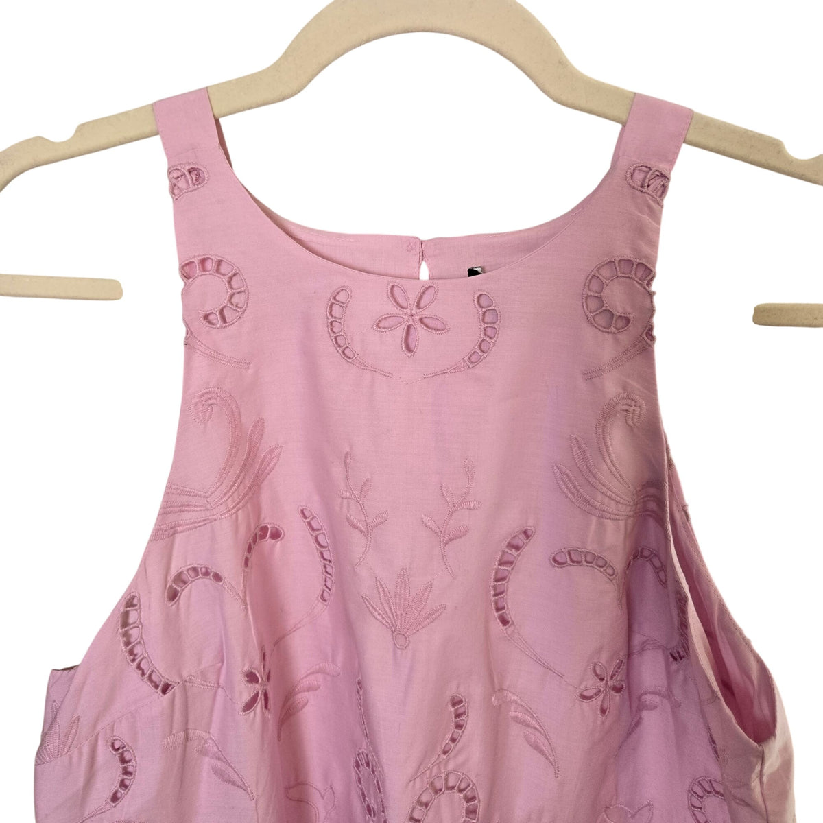 NWT Ann Taylor 100% Cotton Halter Neck Eyelet Tank Top in Pink Corsage Size Small