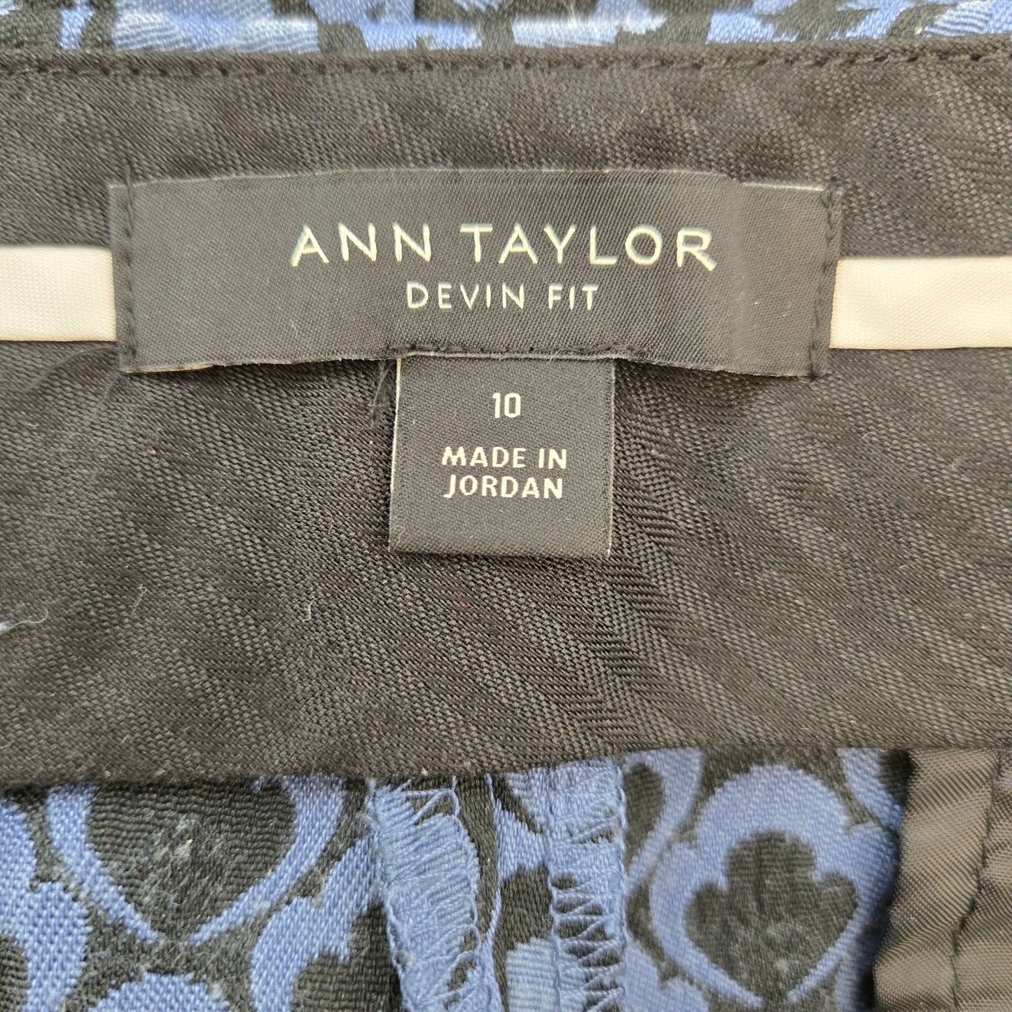 Ann Taylor Devin Fit Lotus Jacquard Print Ankle Pants Size 10