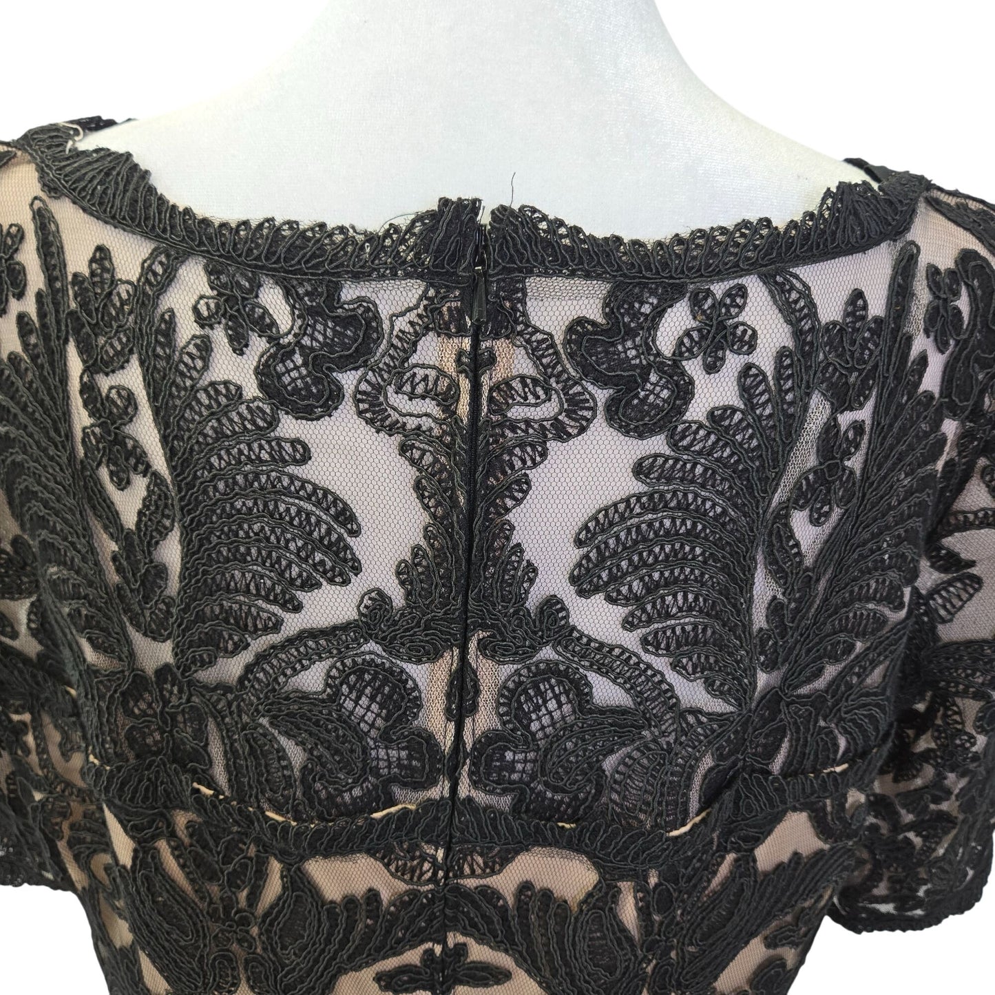Tadashi Shoji Floral Applique Elegans Dress Size 14 *Missing Belt*