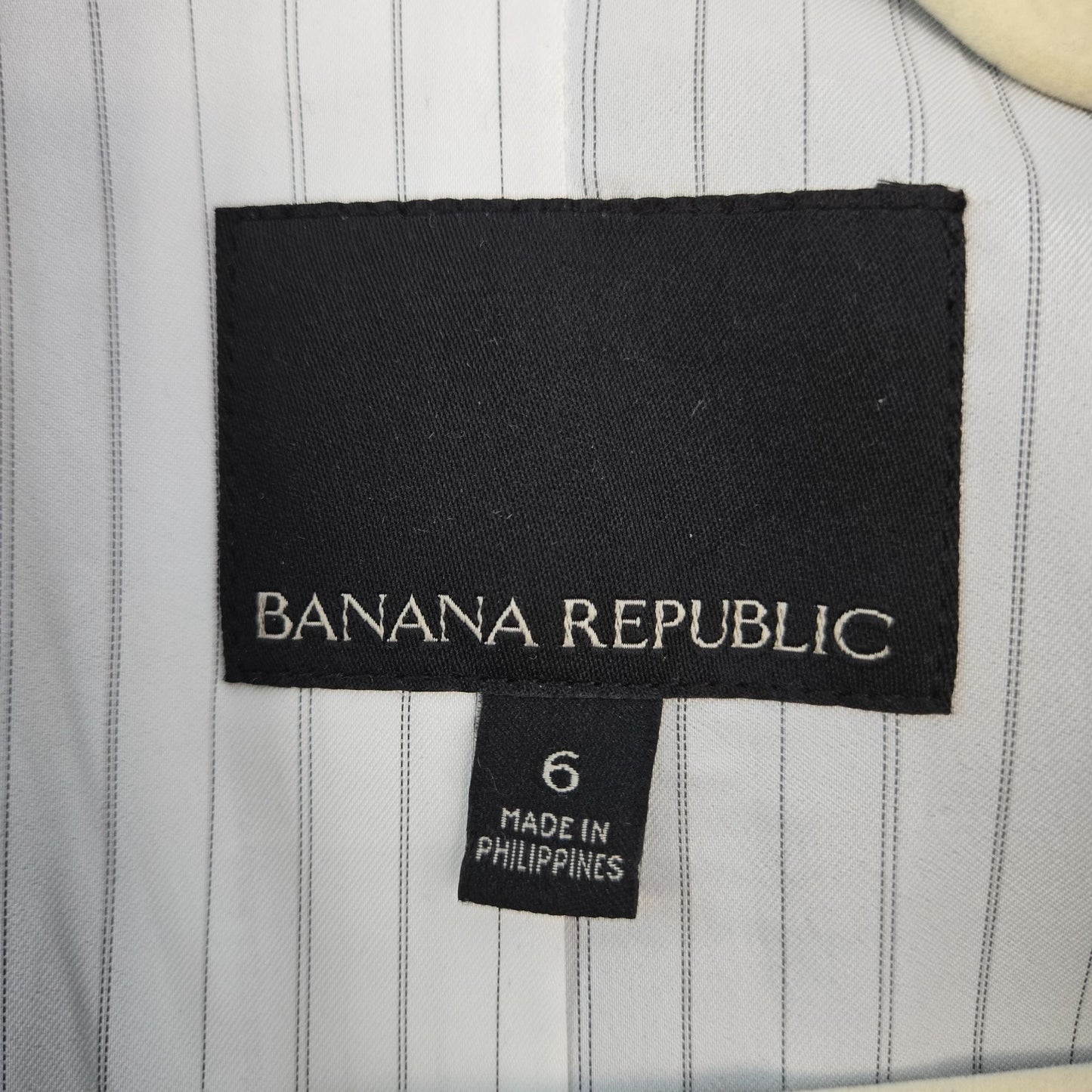 Banana Republic Wool Blend Two Button Blazer Jacket Size 6