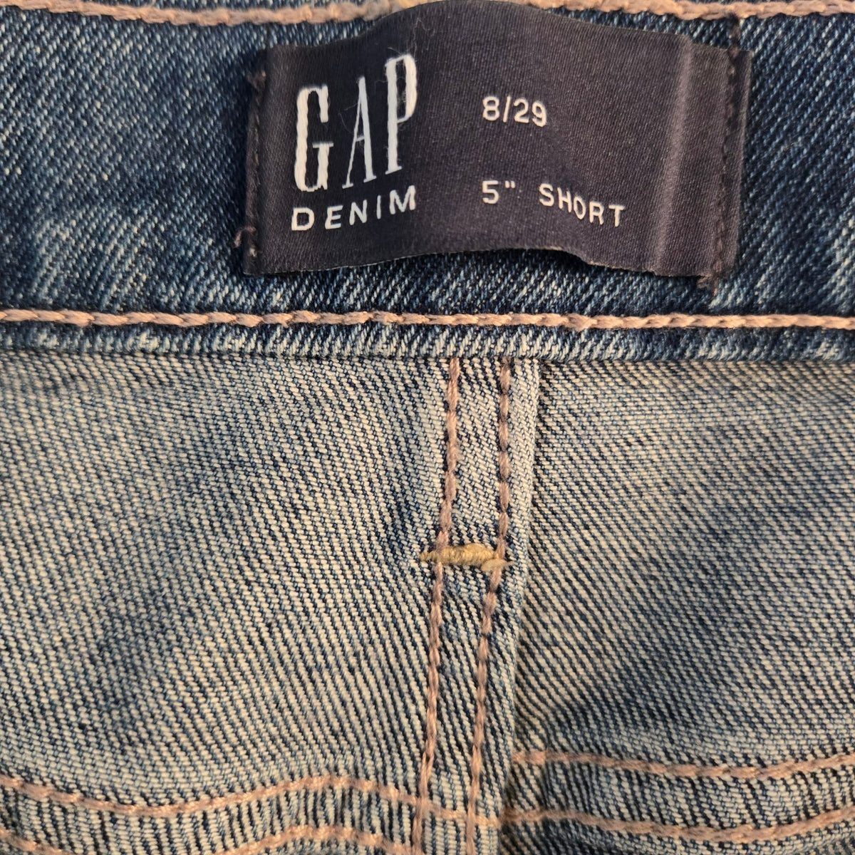 Gap 5" High Rise Distressed Cuffed Jean Shorts Size 8