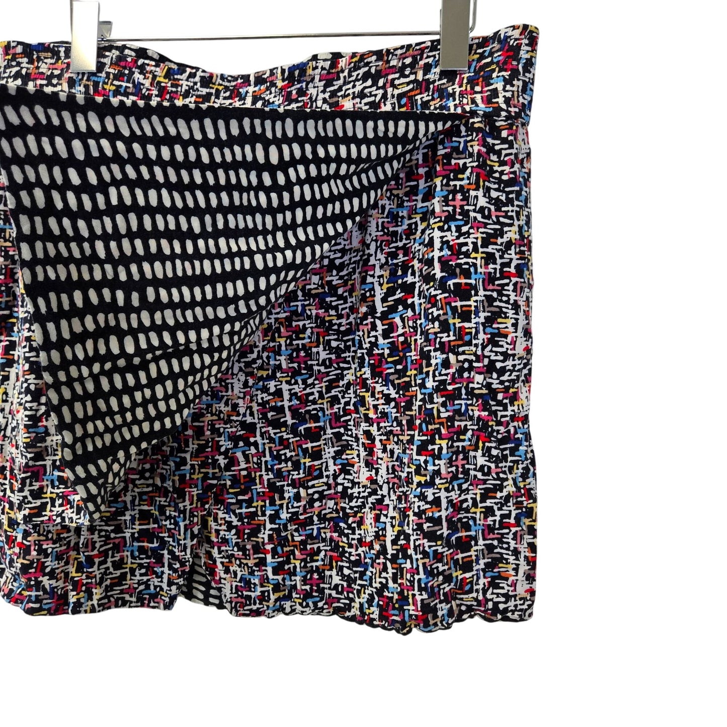 Cabi 100% Viscose Reversible Faux Wrap Graphic Print Mini Skirt Size Large (est)