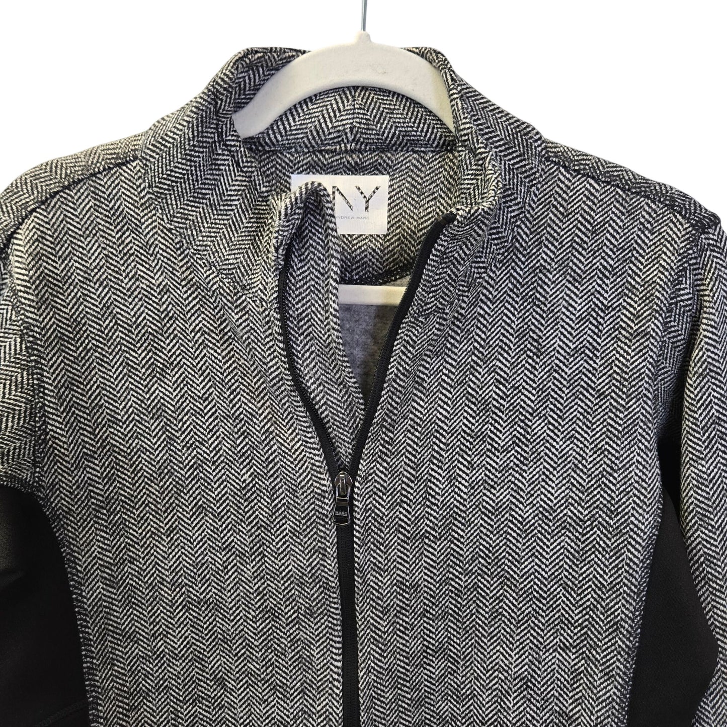 Marc New York Andrew Marc Chevron Print Full Zip Activewear Jacket Size Small