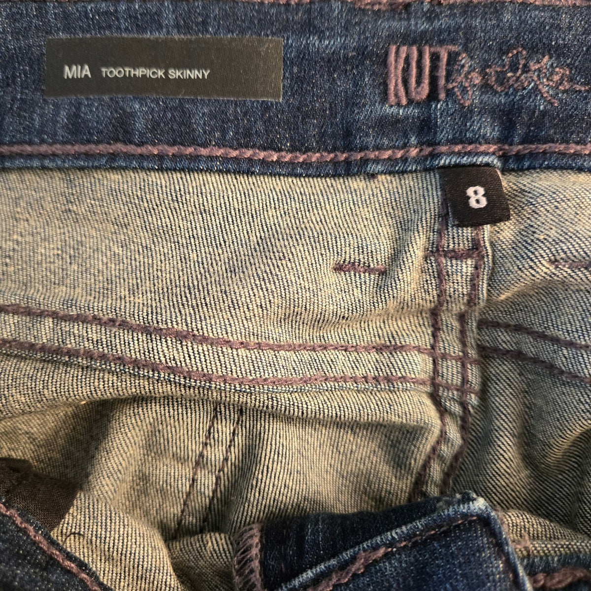 Kut from the Kloth Mia Toothpick Skinny Distressed Jeans Size 8