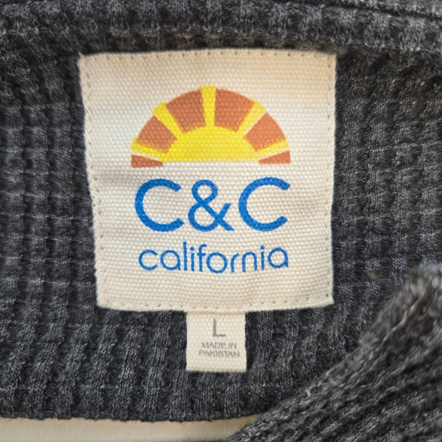 C&C California Waffle Knit V-Neck Sweatshirt Size Large
