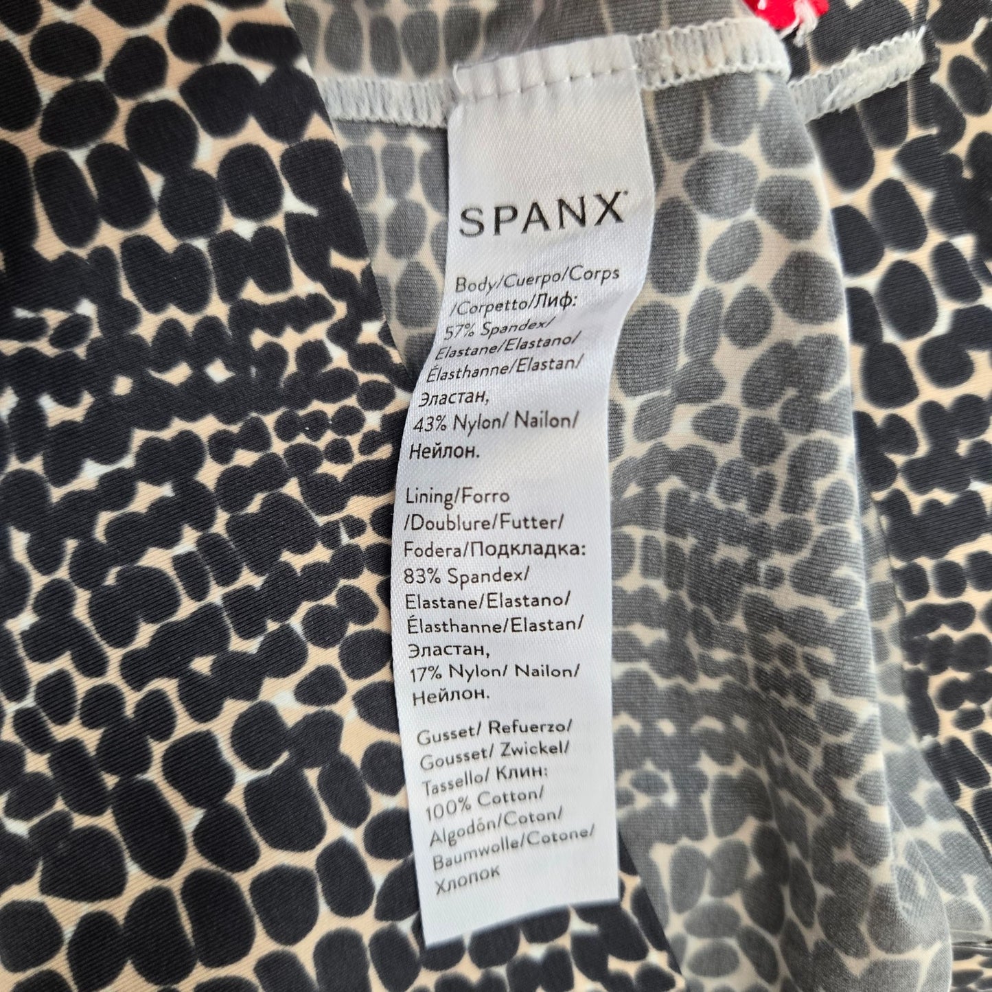 Spanx Smooth Fit-To-You Mid-Thigh Short Size Medium