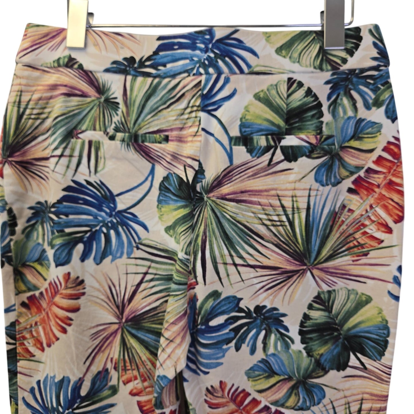 Chico's Tropical Print Capri Pants Size Chico's 0.5/Size 6