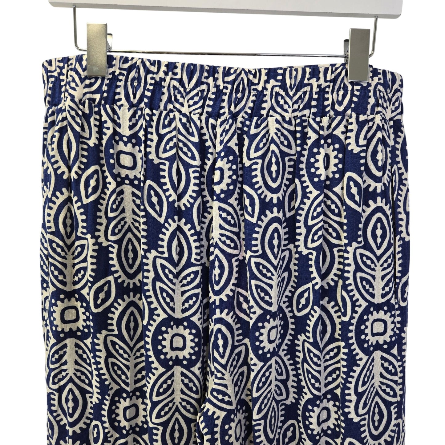 NWT Rose & Olive Resort 100% Rayon Wide Leg Graphic Print Pants Size Large