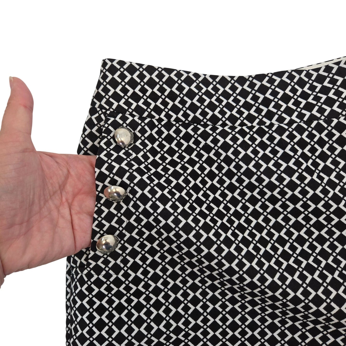 Eloquii Graphic Print Button Embellished High Rise Shorts Size 18