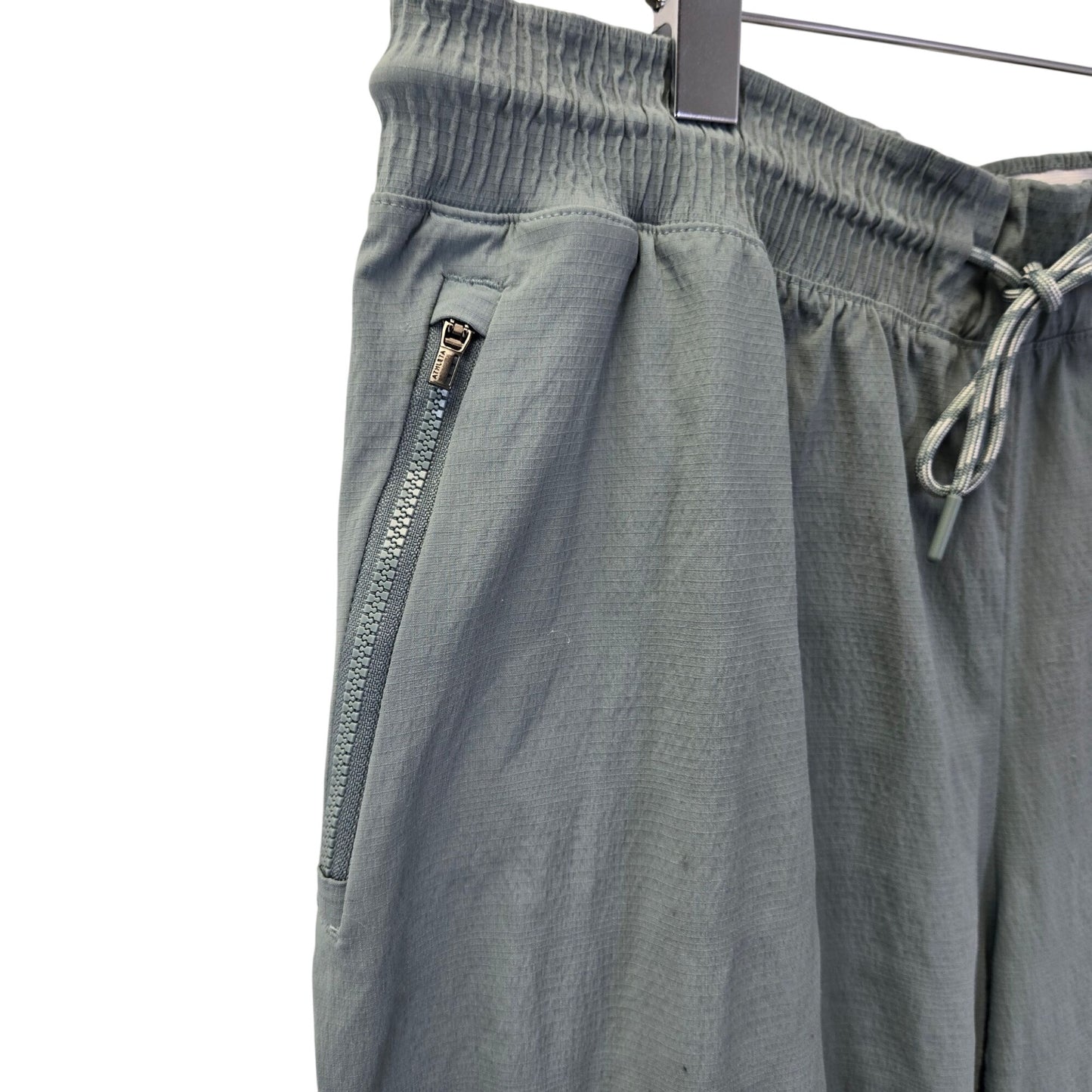 Athleta Trekkie Straight Crop Pant Minimalistic Green Size 14