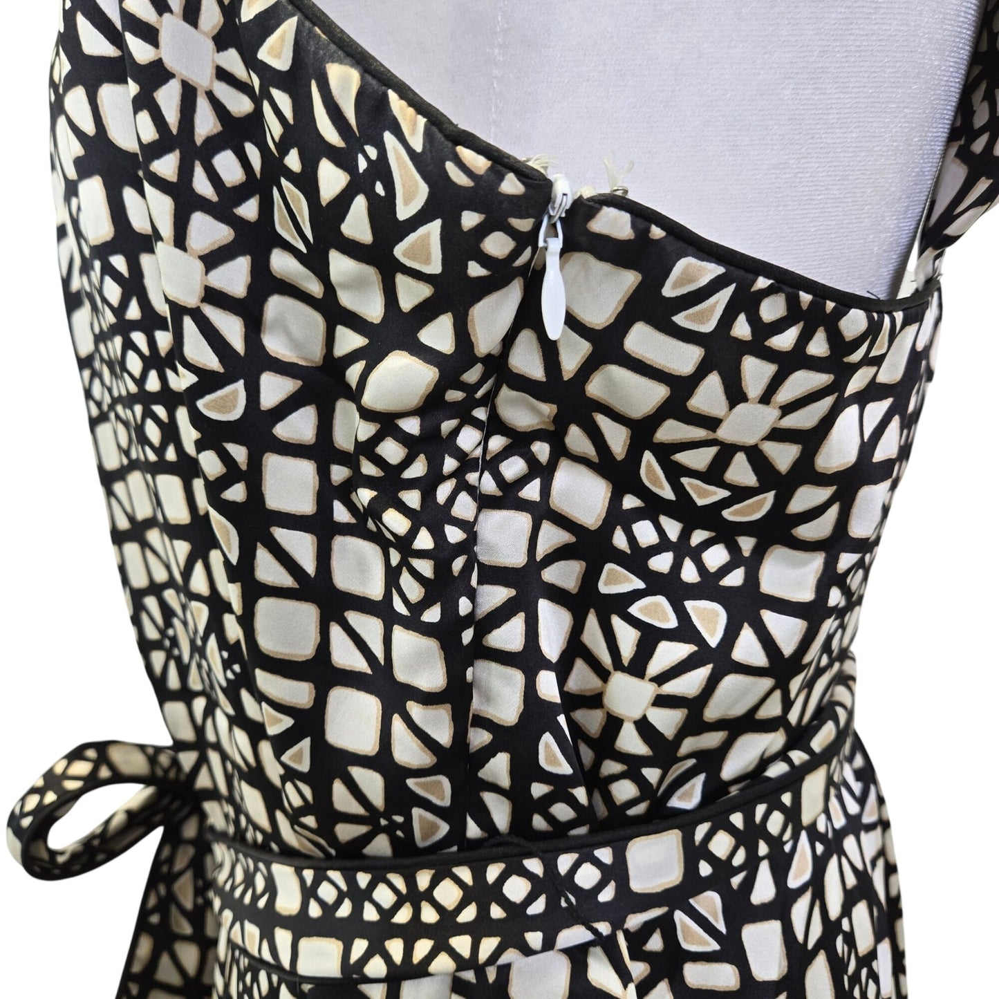 White House Black Market 100% Silk Graphic Print Belted Dress Size 10