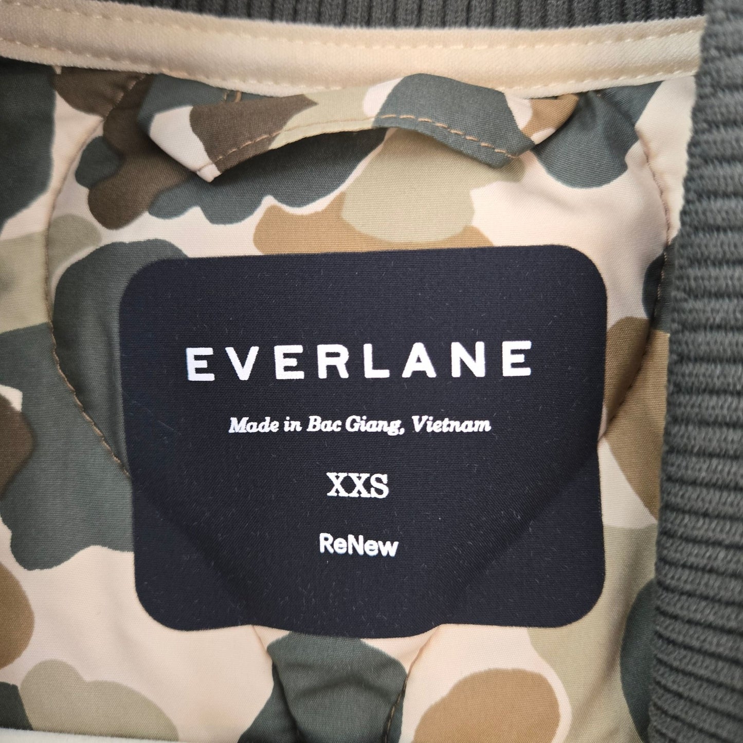 NWOT Everlane The ReNew Long Liner Camouflage Full Zip Jacket Size XXS