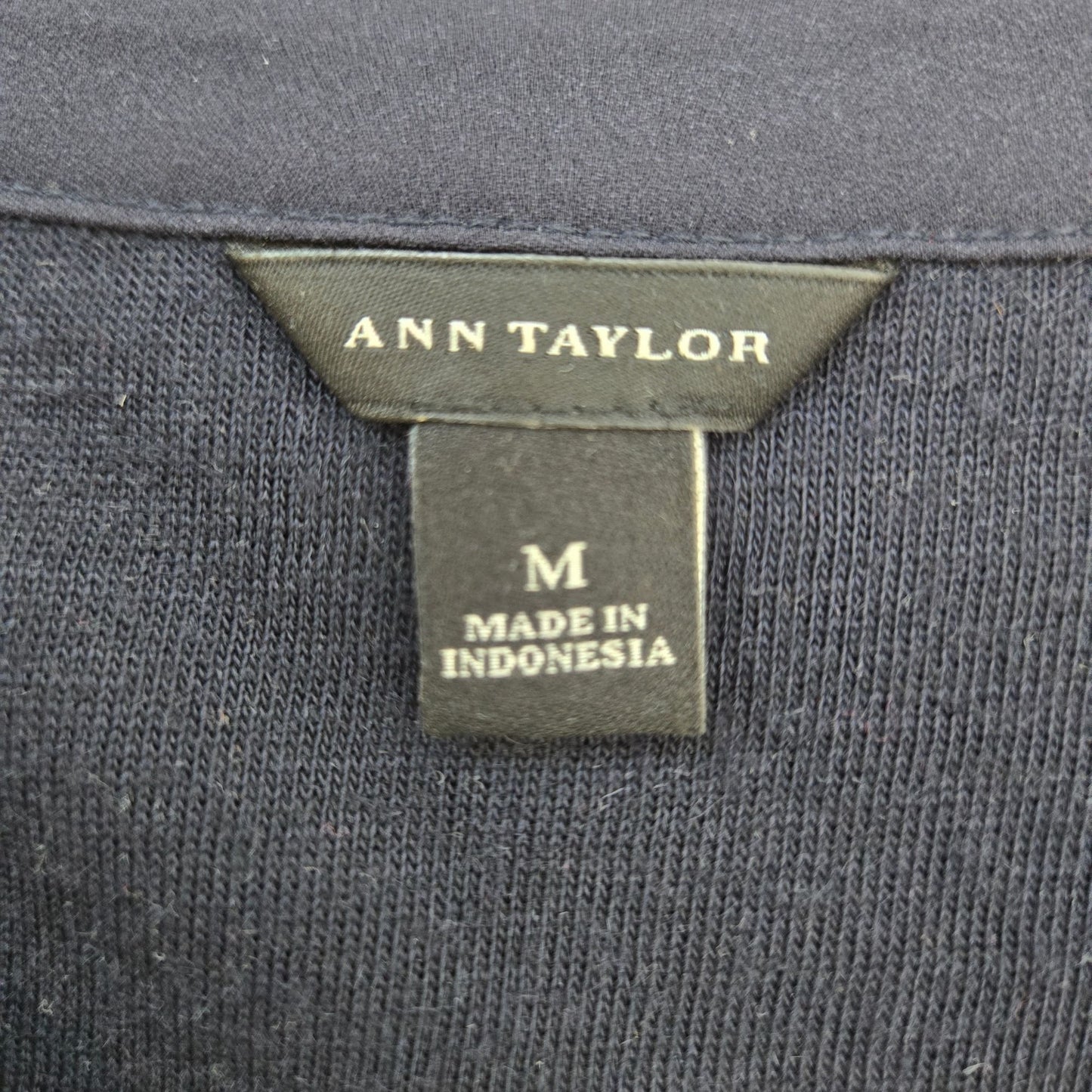 Ann Taylor Mixed Media Hidden Button Closure Blouse Size Medium