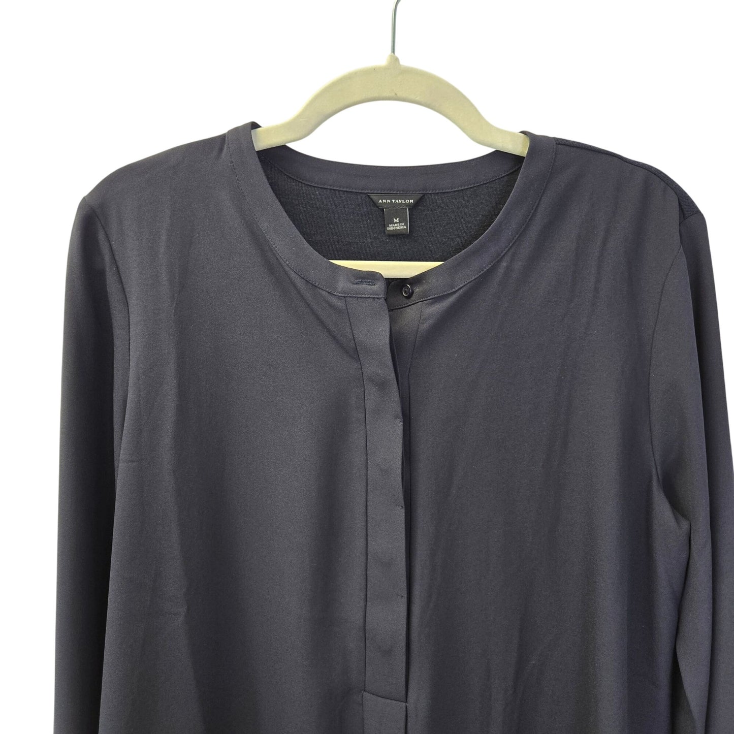 Ann Taylor Mixed Media Hidden Button Closure Blouse Size Medium