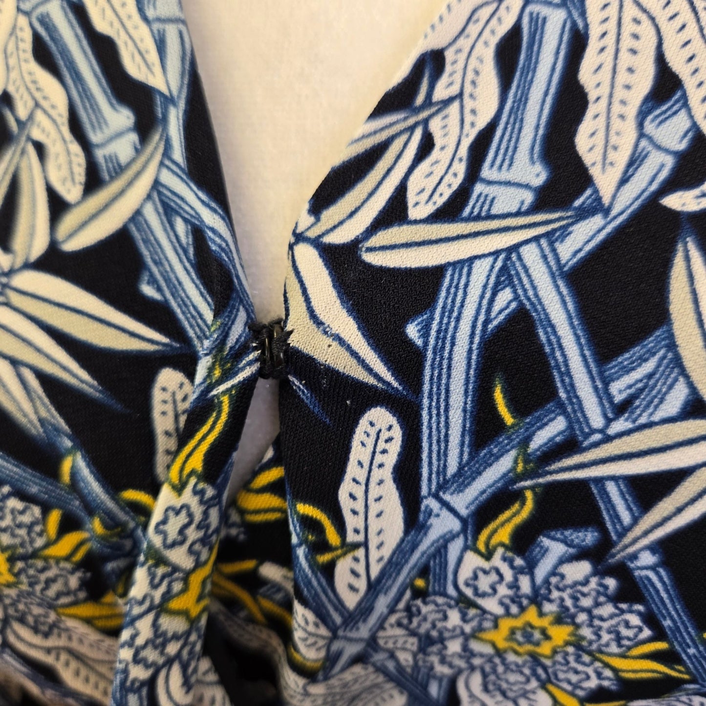 Brooks Brothers Floral Ruched Waist Long Sleeve Dress Size Medium
