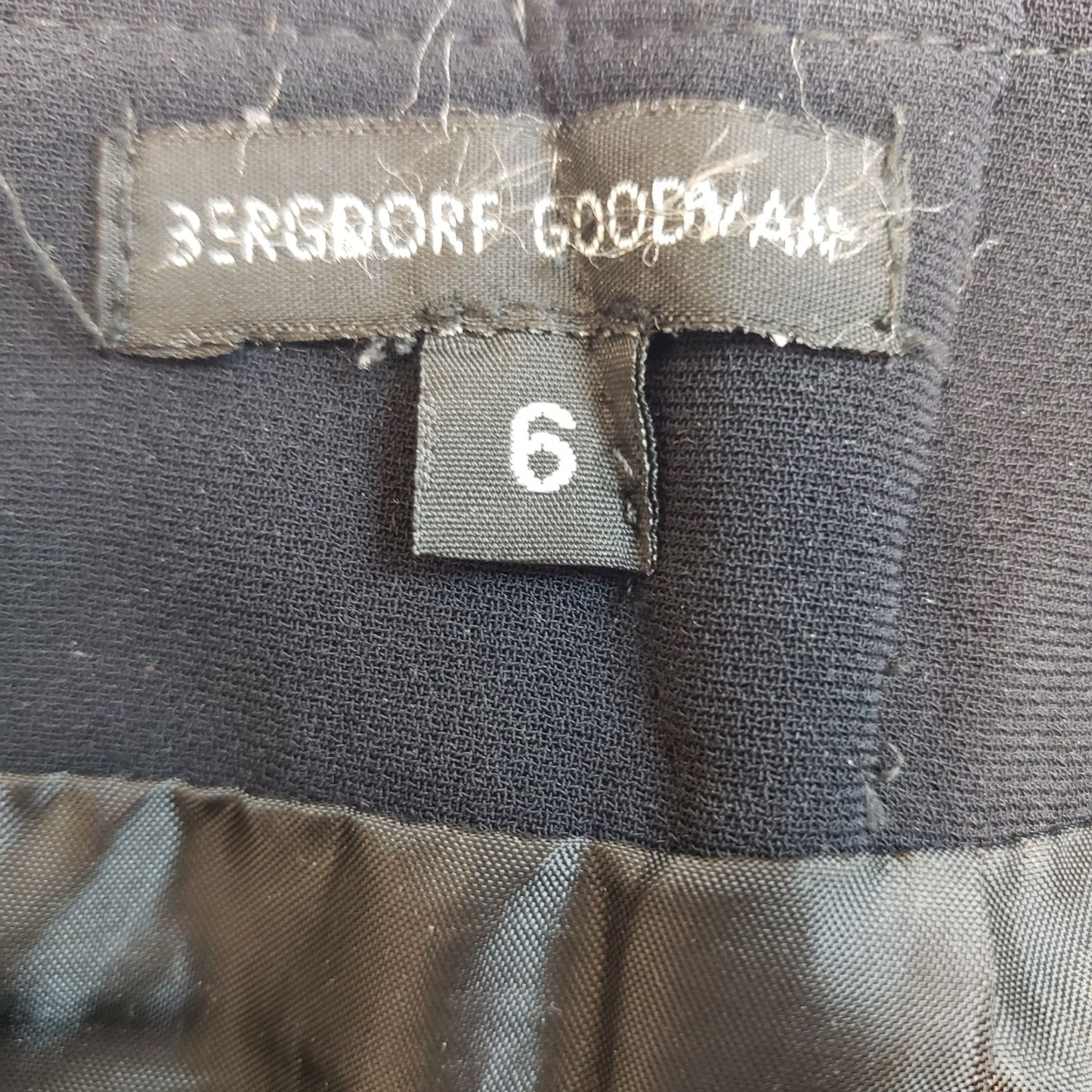 Bergdorf Goodman Pleat Front Pencil Skirt Size 6