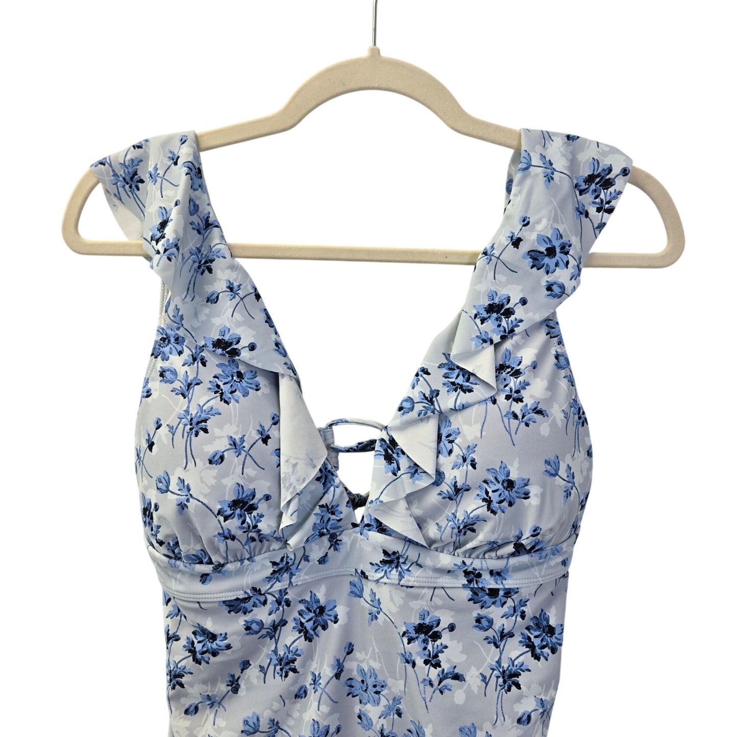 NWT A Pea in the Pod White Floral Ruffled Maternity One-Piece Swimsuit Size Small