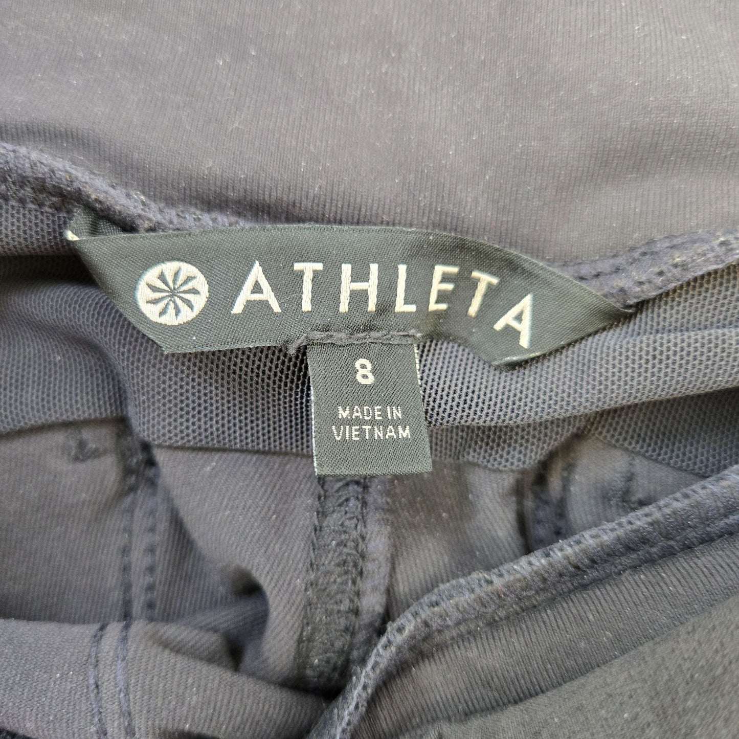 Athleta Highline Hybrid Cargo Pant Leggings Size Medium