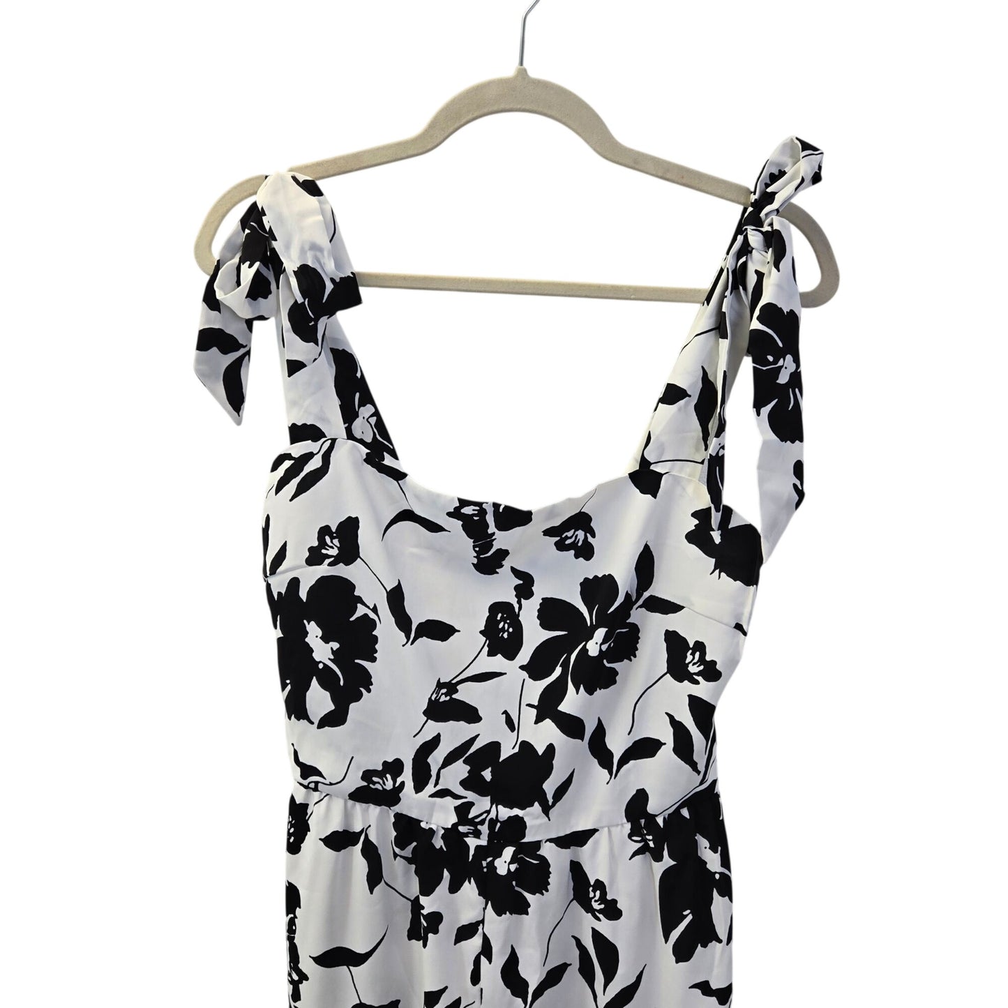 NWT Cupshe Black and White Floral Square Neck Bell Bottom Jumpsuit Size Medium