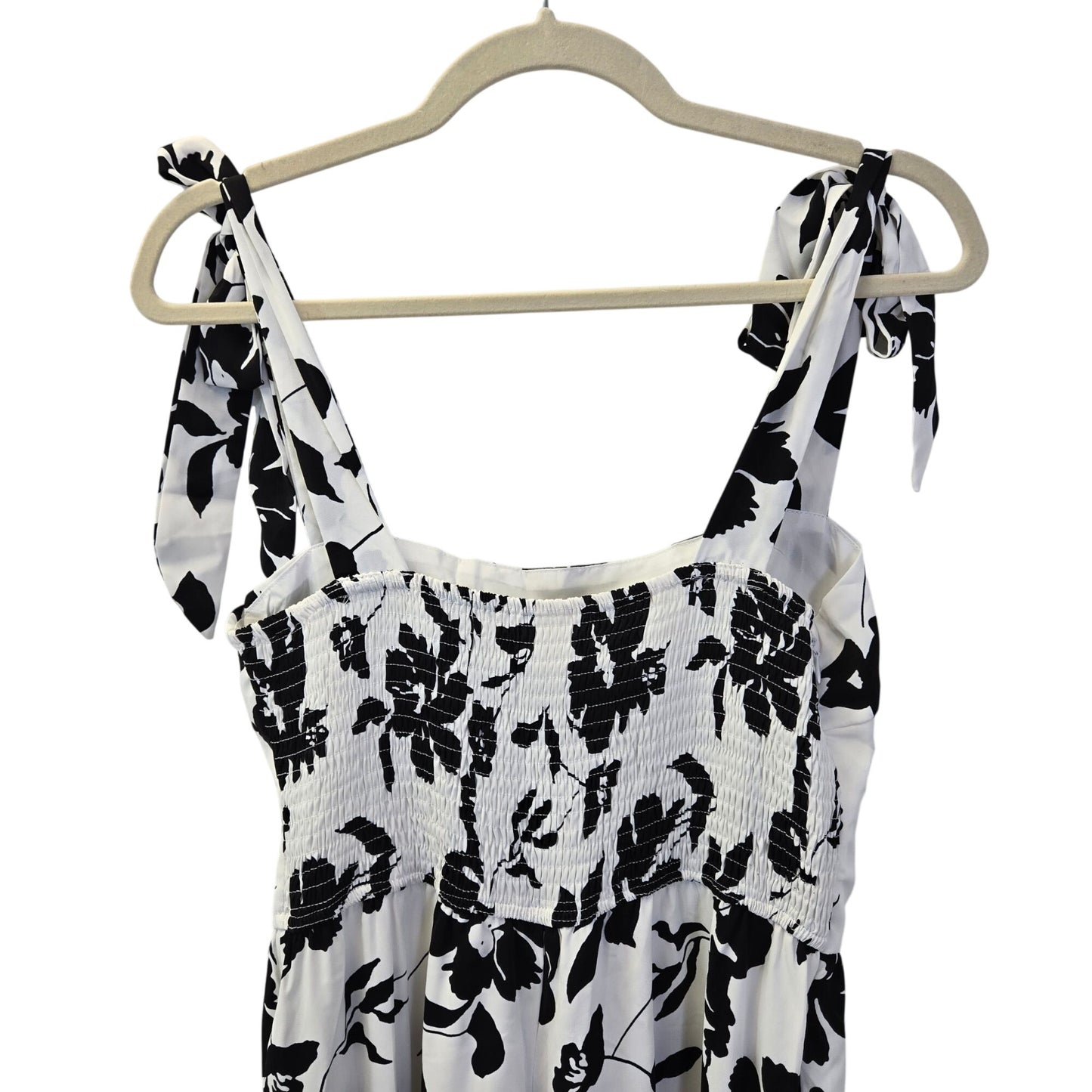 NWT Cupshe Black and White Floral Square Neck Bell Bottom Jumpsuit Size Medium