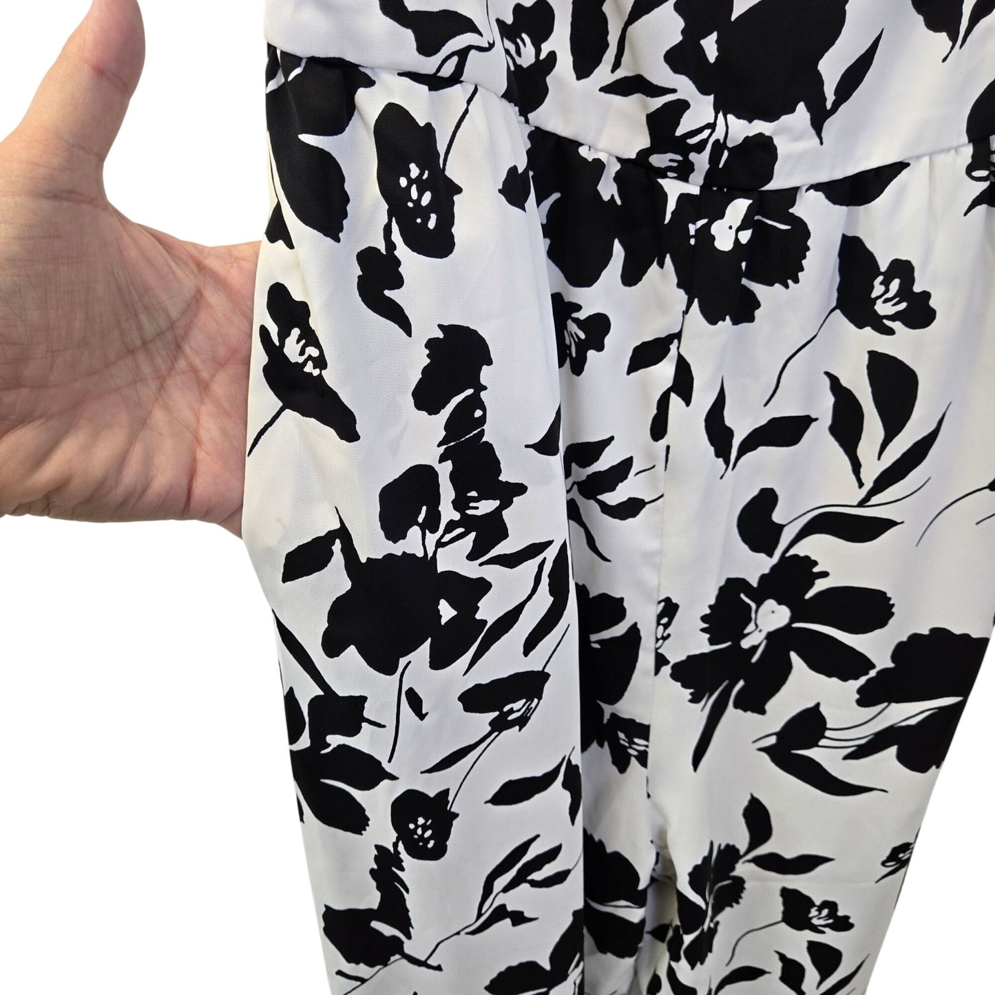 NWT Cupshe Black and White Floral Square Neck Bell Bottom Jumpsuit Size Medium