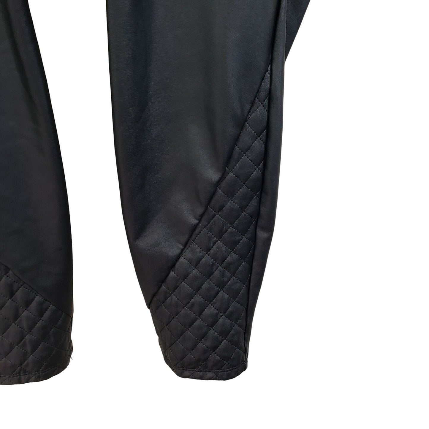 Torrid Platinum Vegan Leather Quilted Trim Moto Leggings Size Torrid 2/2X