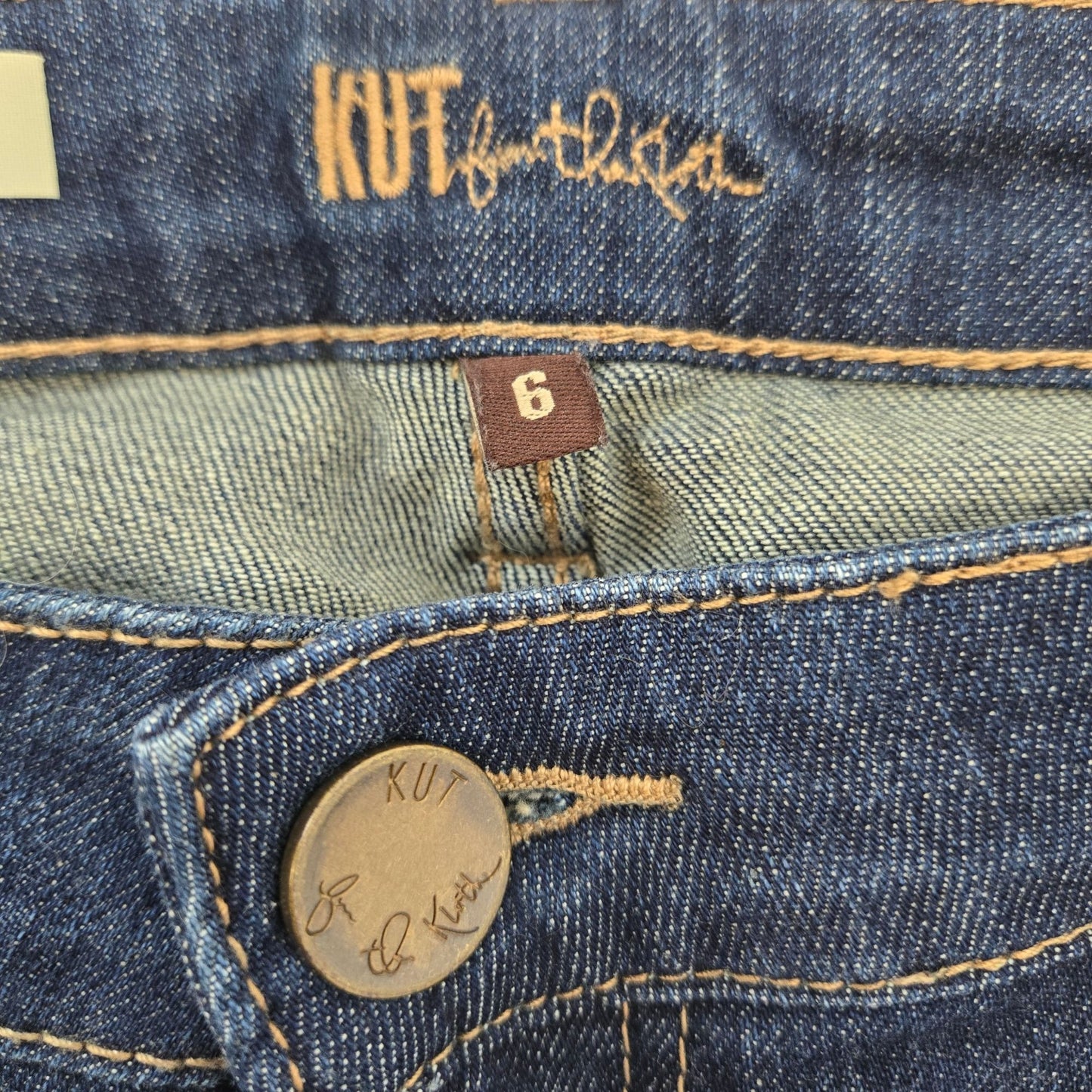 Kut from the Kloth Catherine Mid-Rise Boyfriend Jeans Size 6