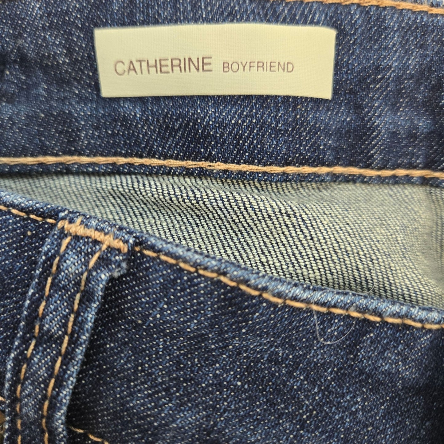 Kut from the Kloth Catherine Mid-Rise Boyfriend Jeans Size 6